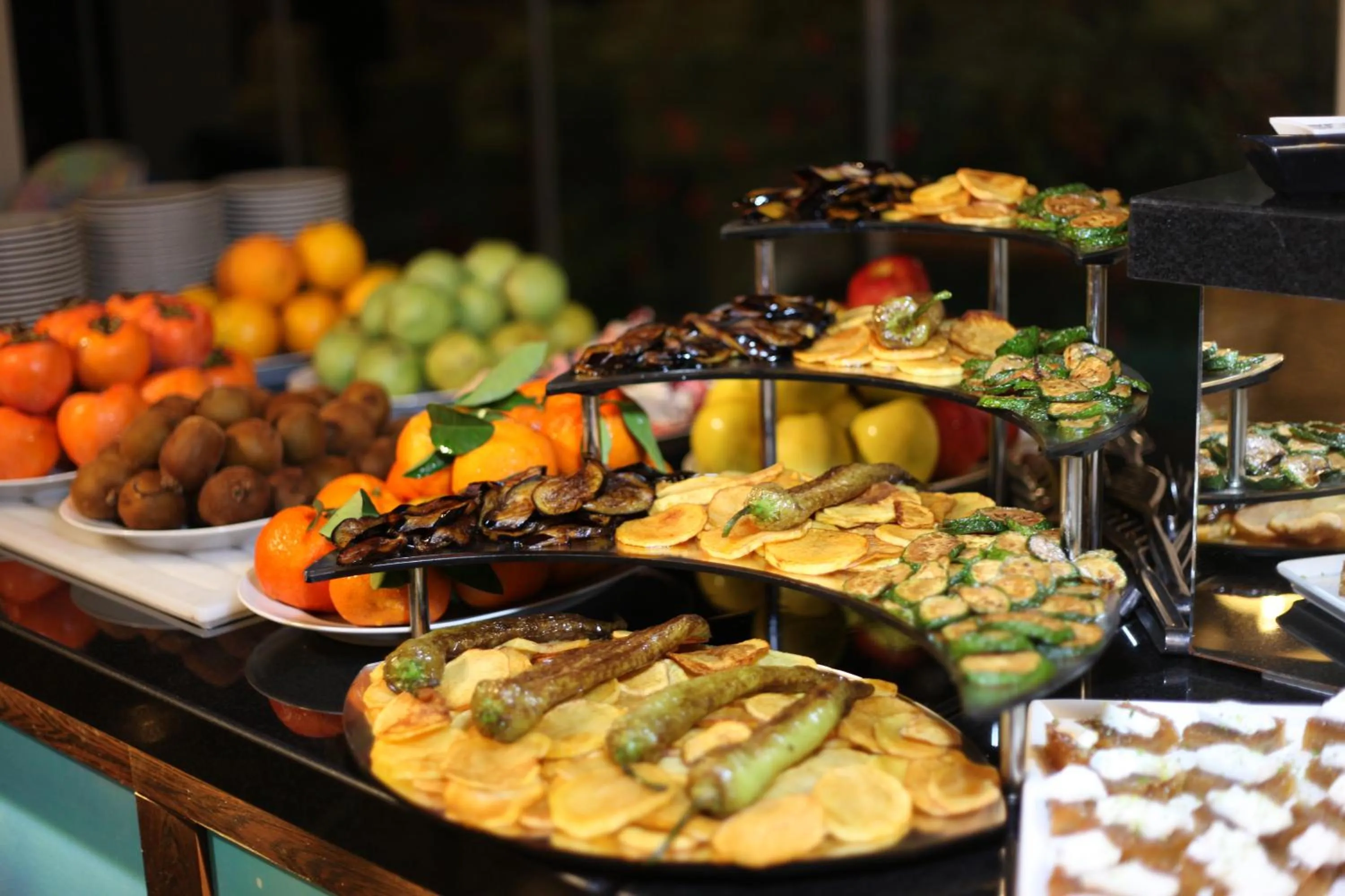 Restaurant/places to eat in Unluselek Hotel