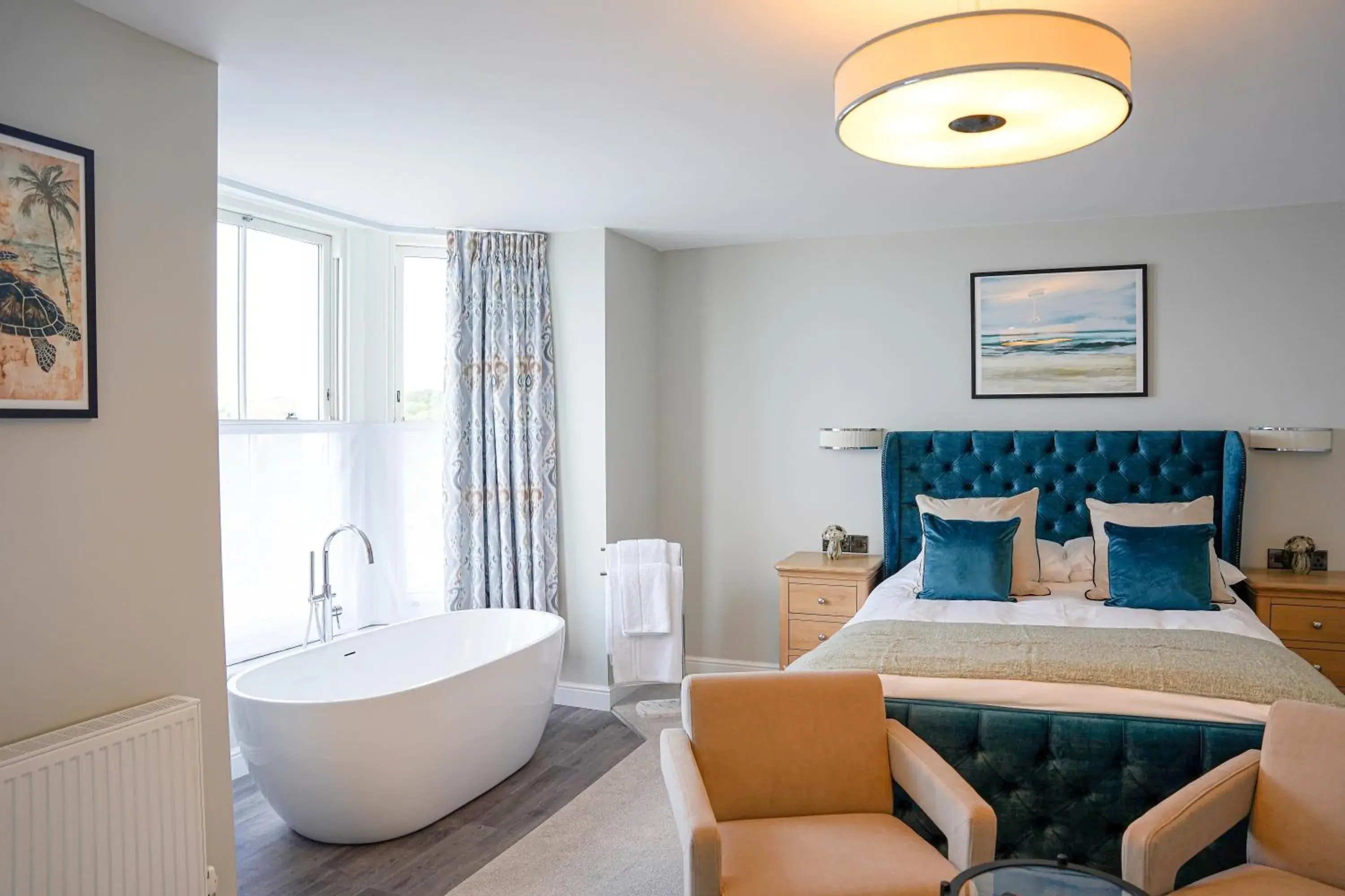 Two-Bedroom Executive Room with One King and One Bunk Bed, Sea View, Walk-In Shower and In-Room Bath Tub - Non-Smoking in The Clarence Gardens Hotel, BW Signature Collection Two-Bedroom Executive Room with One King and One Bunk Bed, Sea View, Walk-In Shower and In-Room Bath Tub - Non-Smoking in The Clarence Gardens Hotel, BW Signature Collection