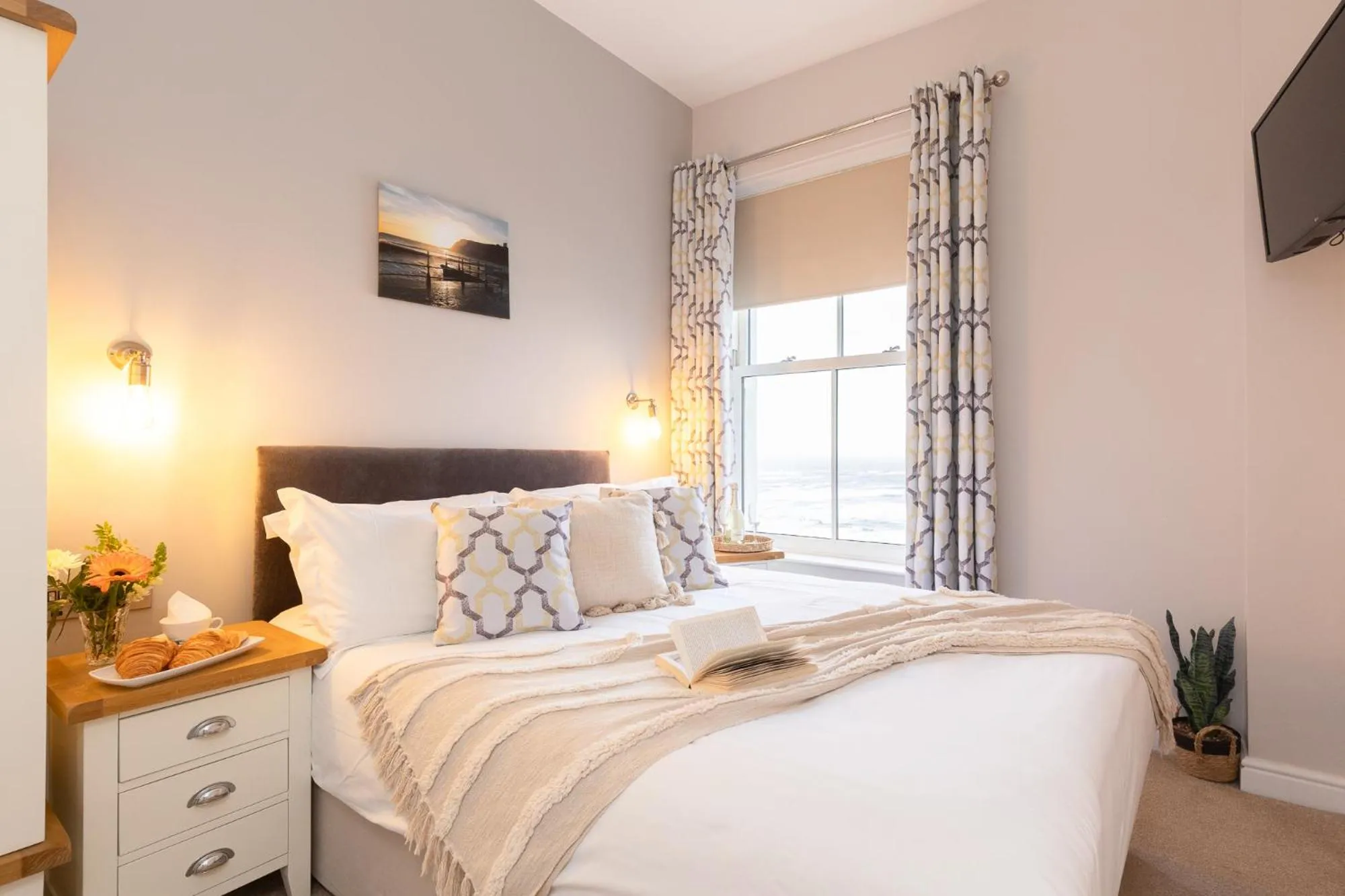 Bedroom, Bed in The Clarence Gardens Hotel, BW Signature Collection