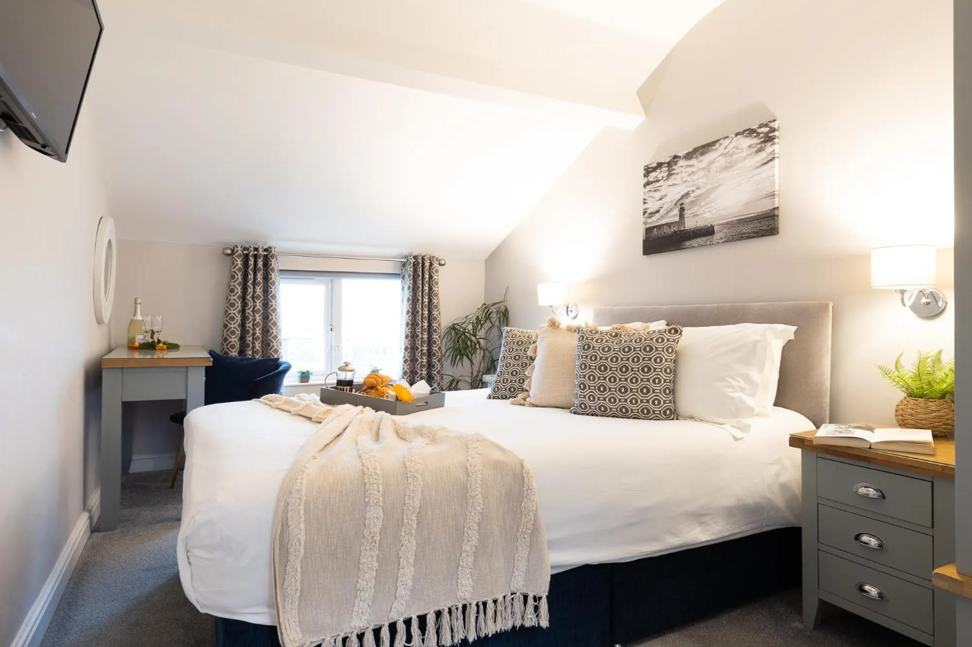 Bedroom, Bed in The Clarence Gardens Hotel, BW Signature Collection