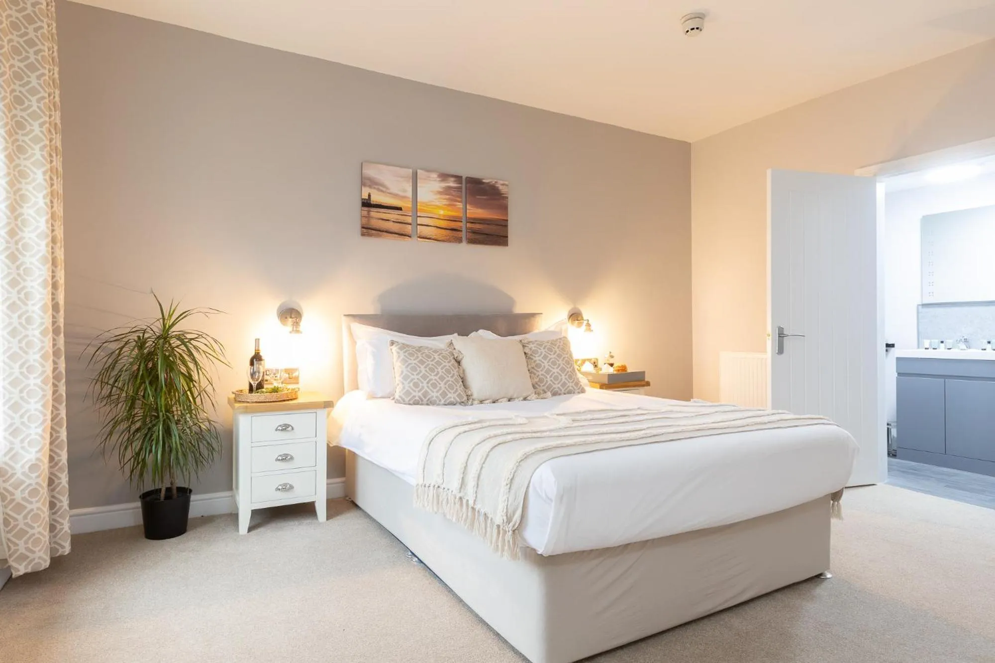 Bedroom, Bed in The Clarence Gardens Hotel, BW Signature Collection