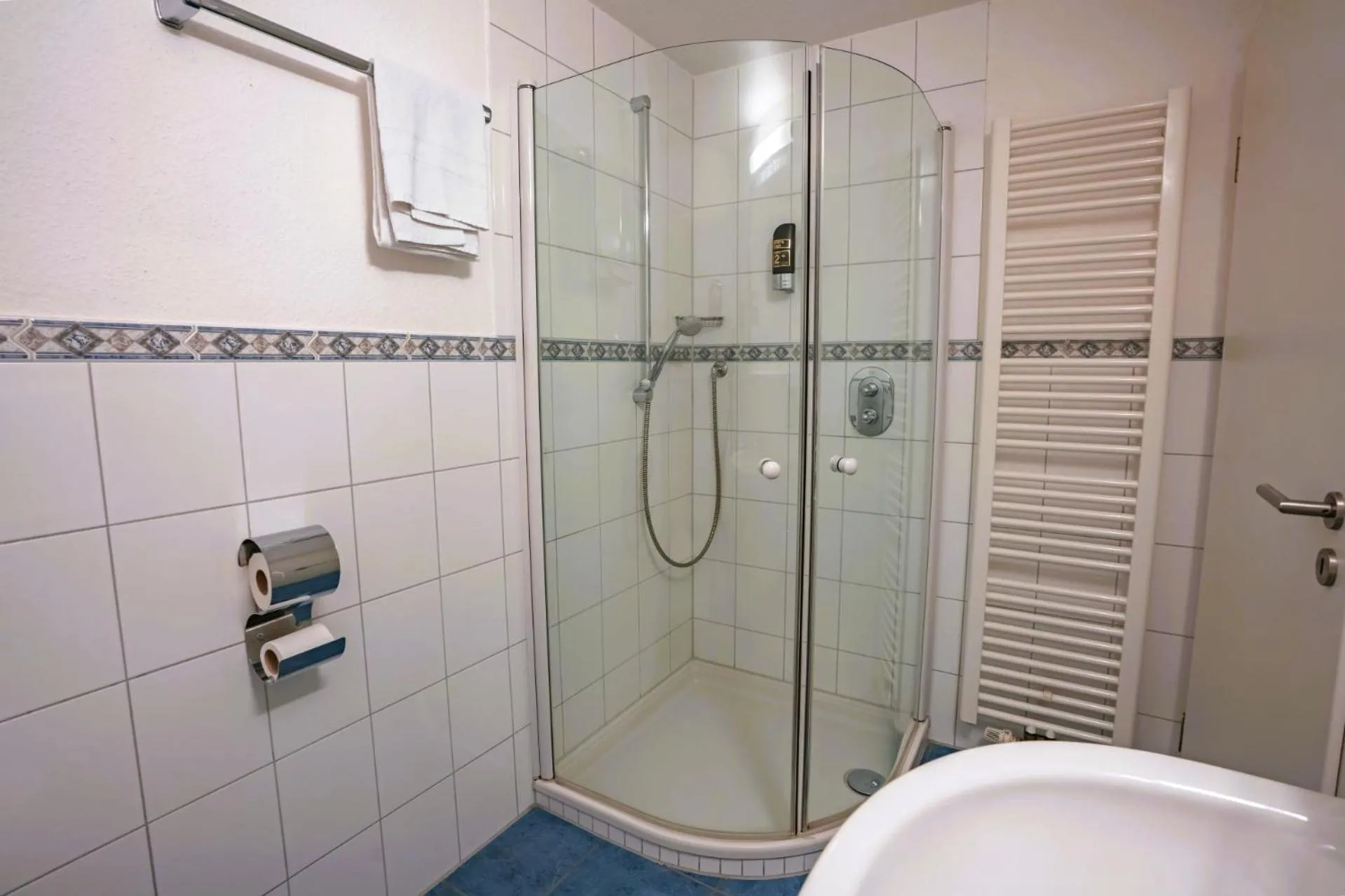 Shower in Hotel Starke