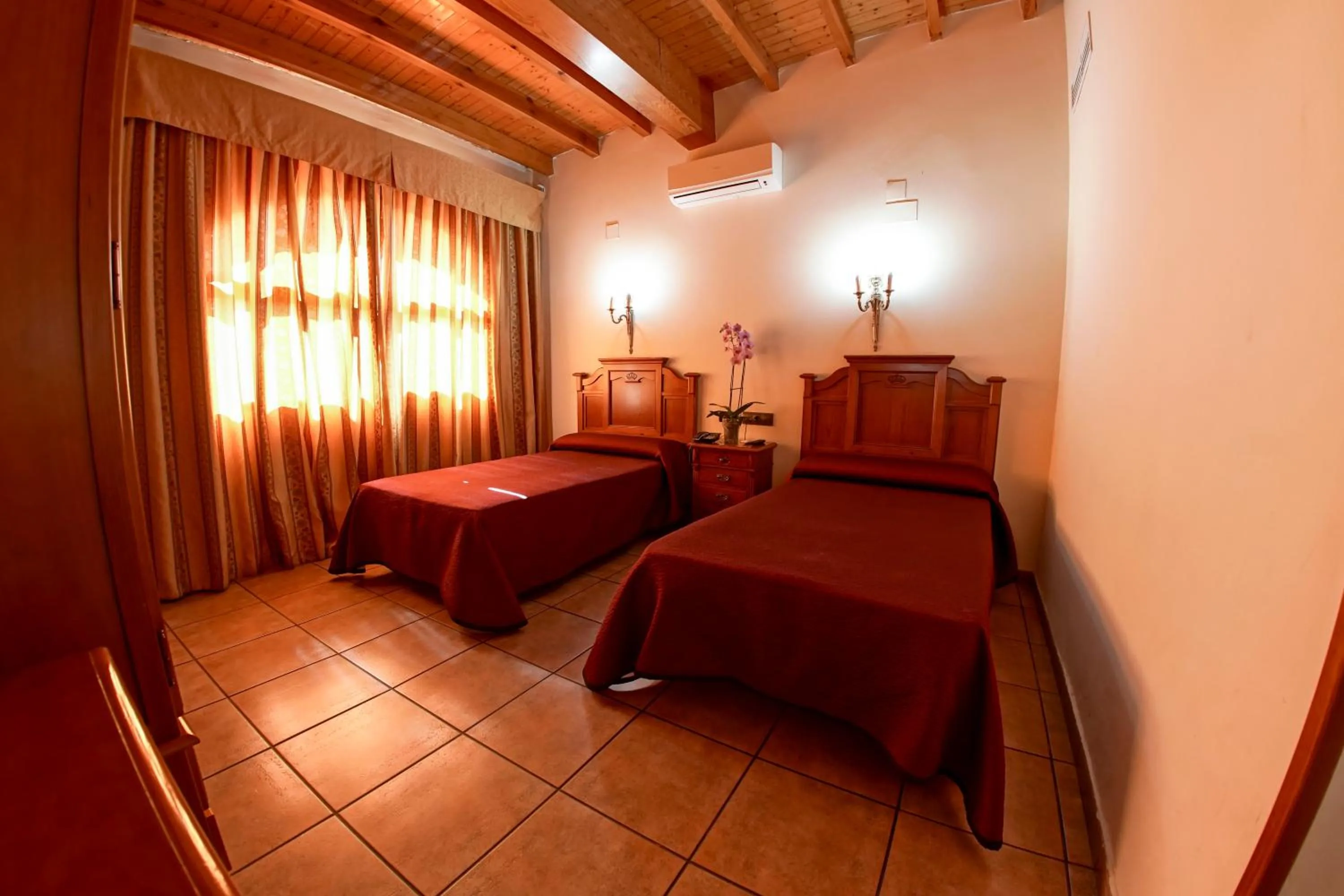 Bed in Hotel Alfonso VIII