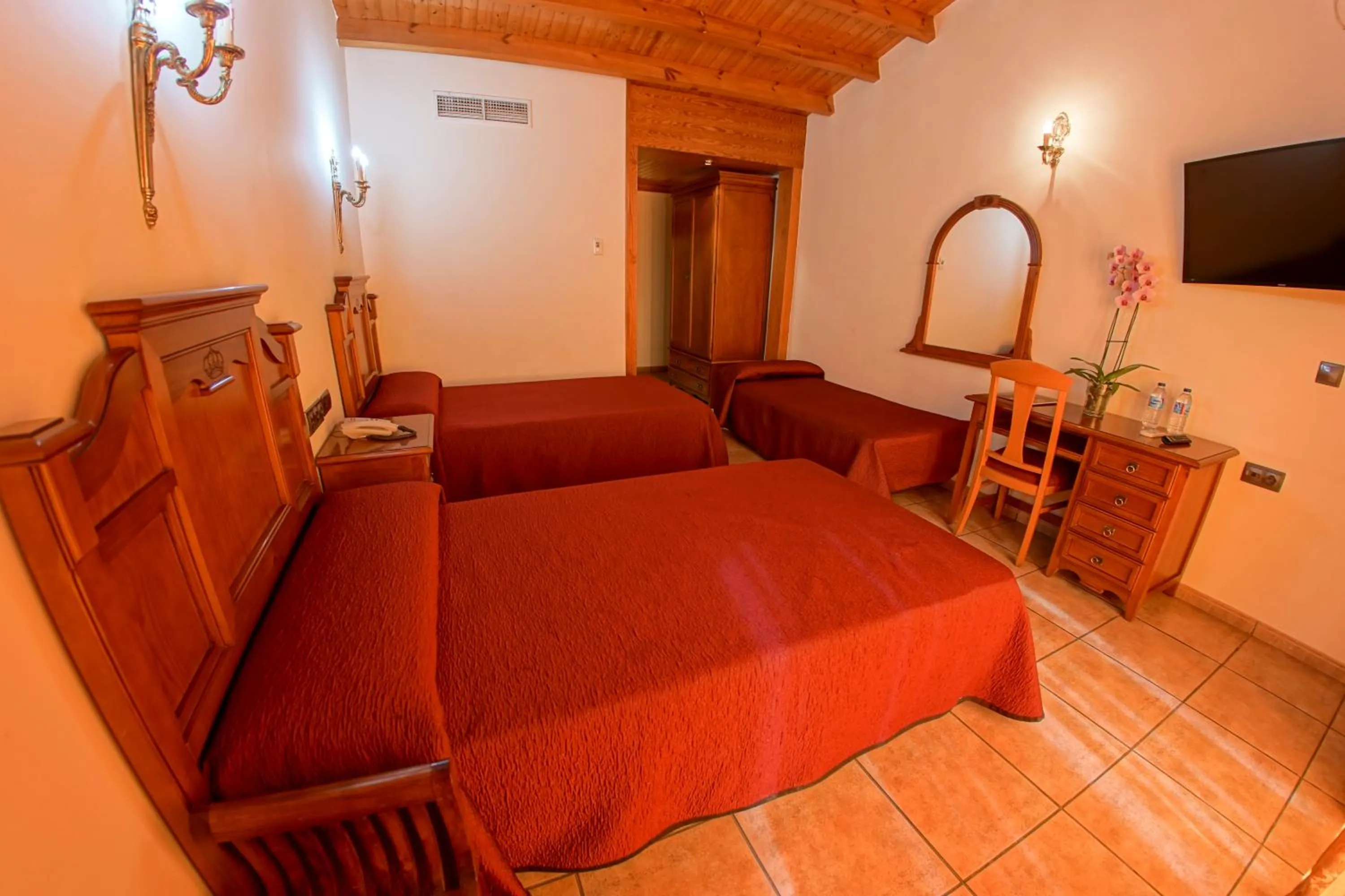 Bed in Hotel Alfonso VIII