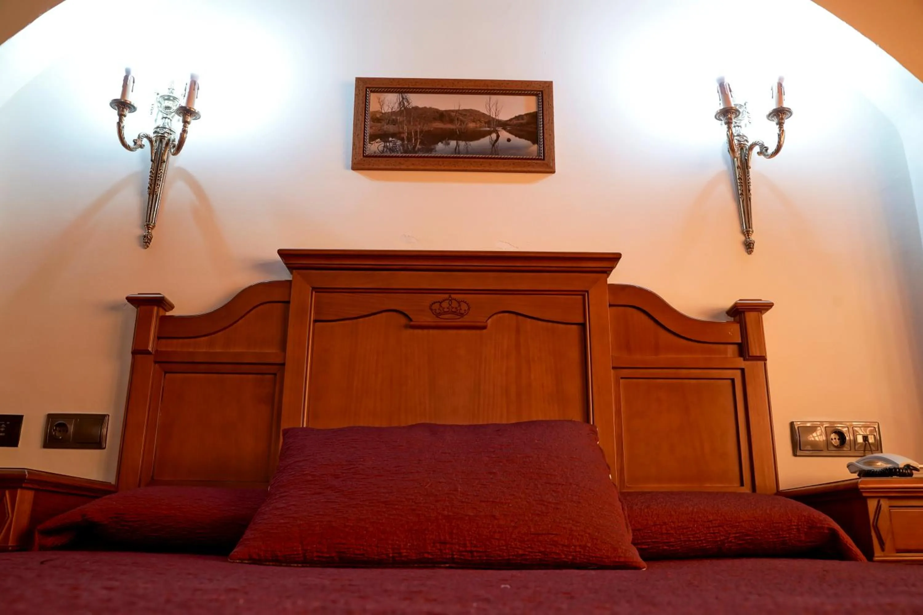 Bed in Hotel Alfonso VIII