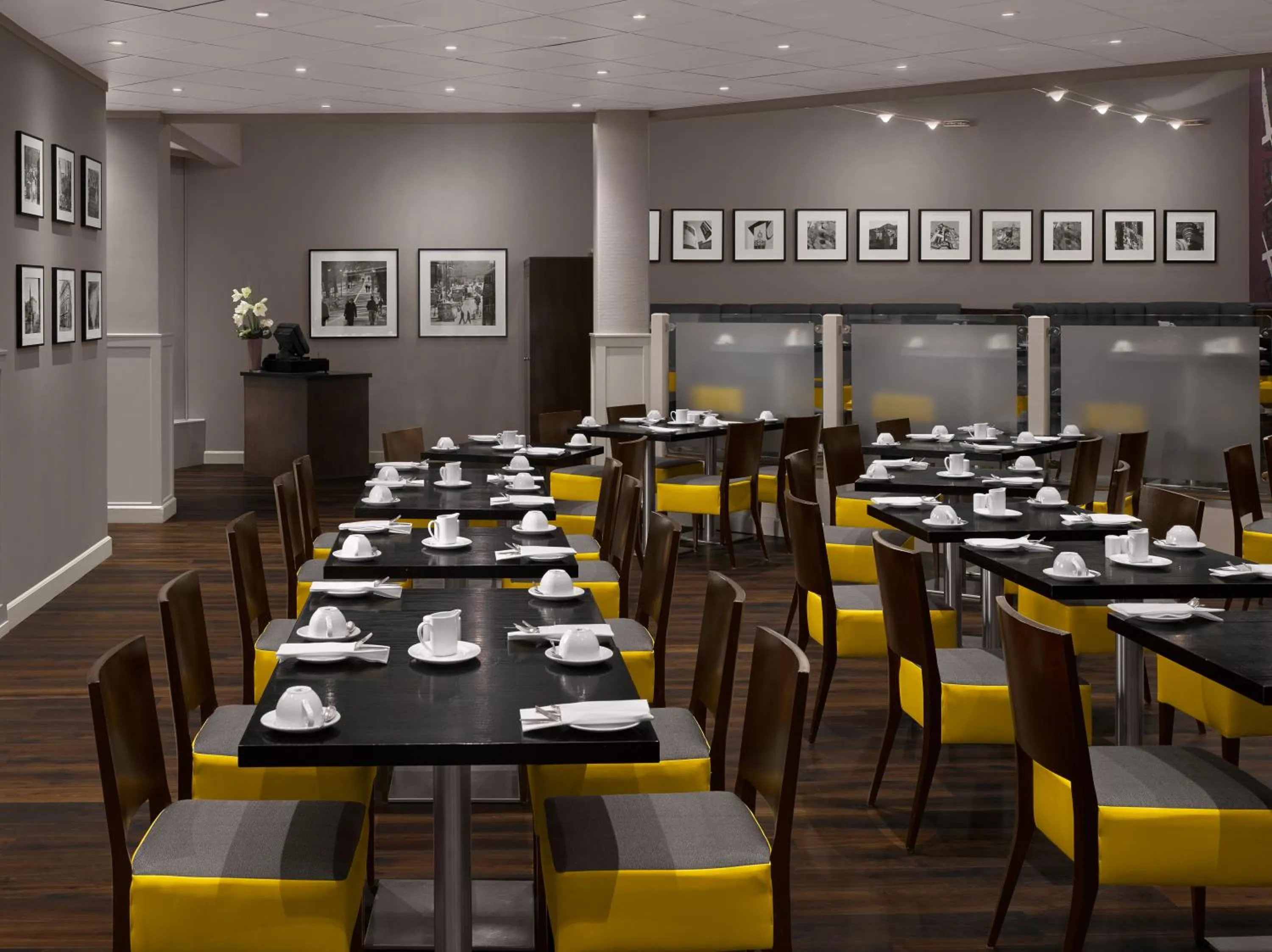 Restaurant/places to eat in Radisson Blu Hotel, Edinburgh City Centre