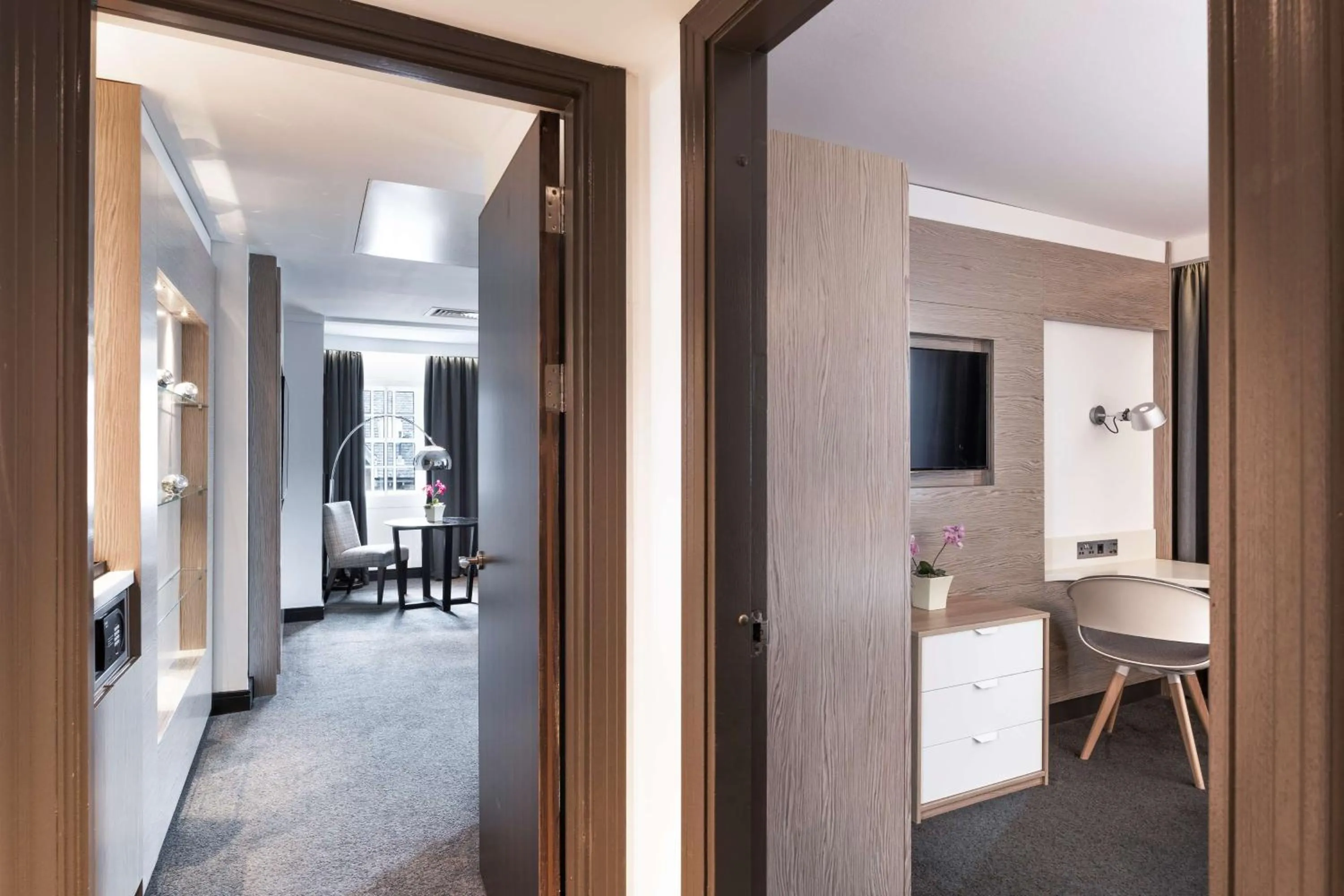 Photo of the whole room in Radisson Blu Hotel, Edinburgh City Centre