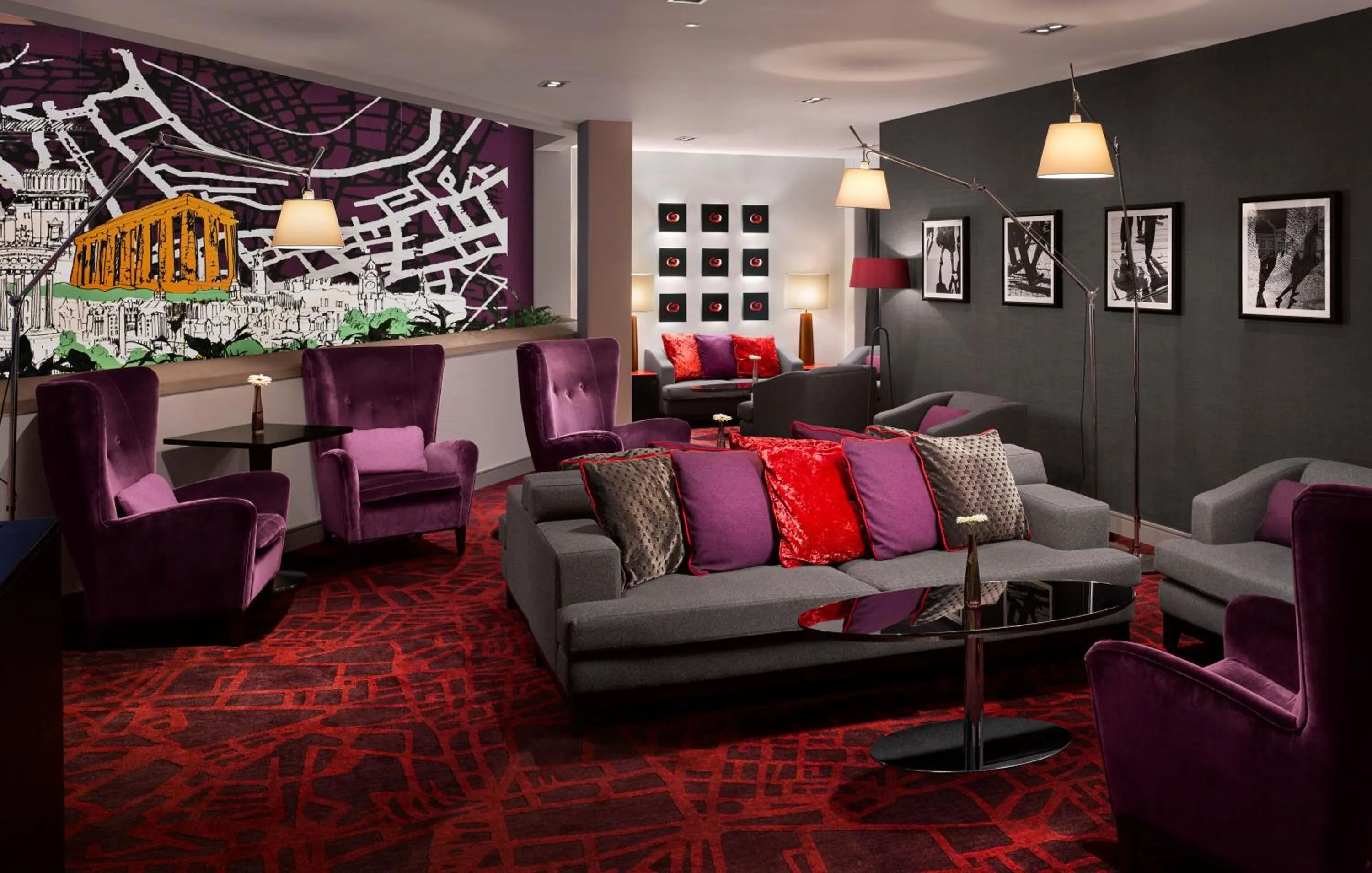 Lounge or bar in Radisson Blu Hotel, Edinburgh City Centre