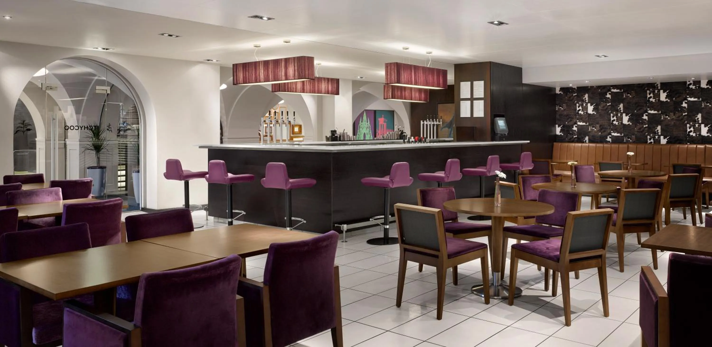 Lounge or bar in Radisson Blu Hotel, Edinburgh City Centre