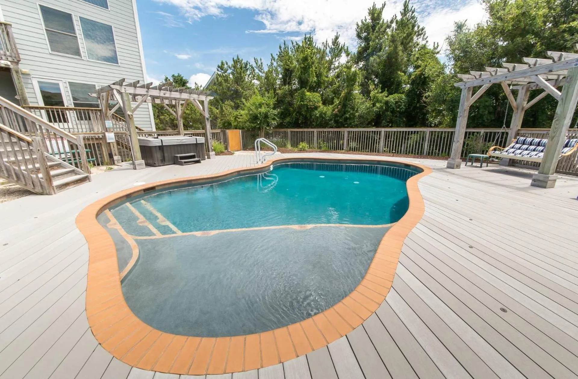 Just For Fun - Duck, Schooner Ridge, Pool Open 4/15, Pool Heat Option, Hot Tub, Close to Downtown