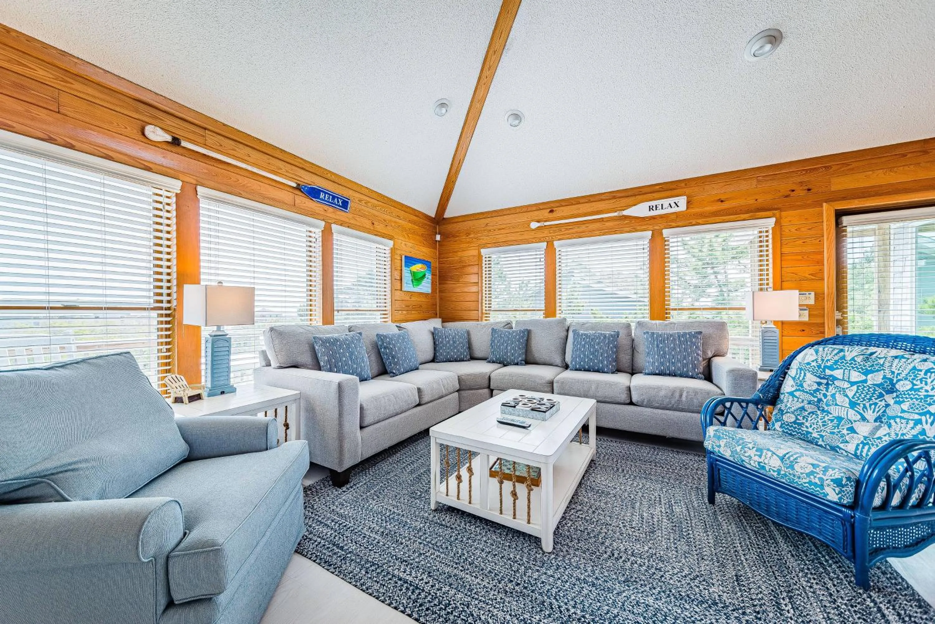 Just For Fun - Duck, Schooner Ridge, Pool Open 4/15, Pool Heat Option, Hot Tub, Close to Downtown