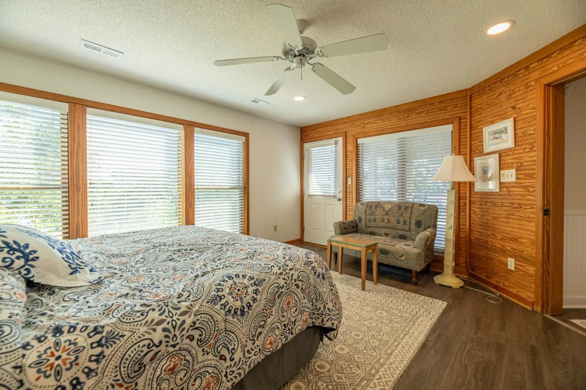 Bed in Just For Fun - Duck, Schooner Ridge, Pool Open 4/15, Pool Heat Option, Hot Tub, Close to Downtown