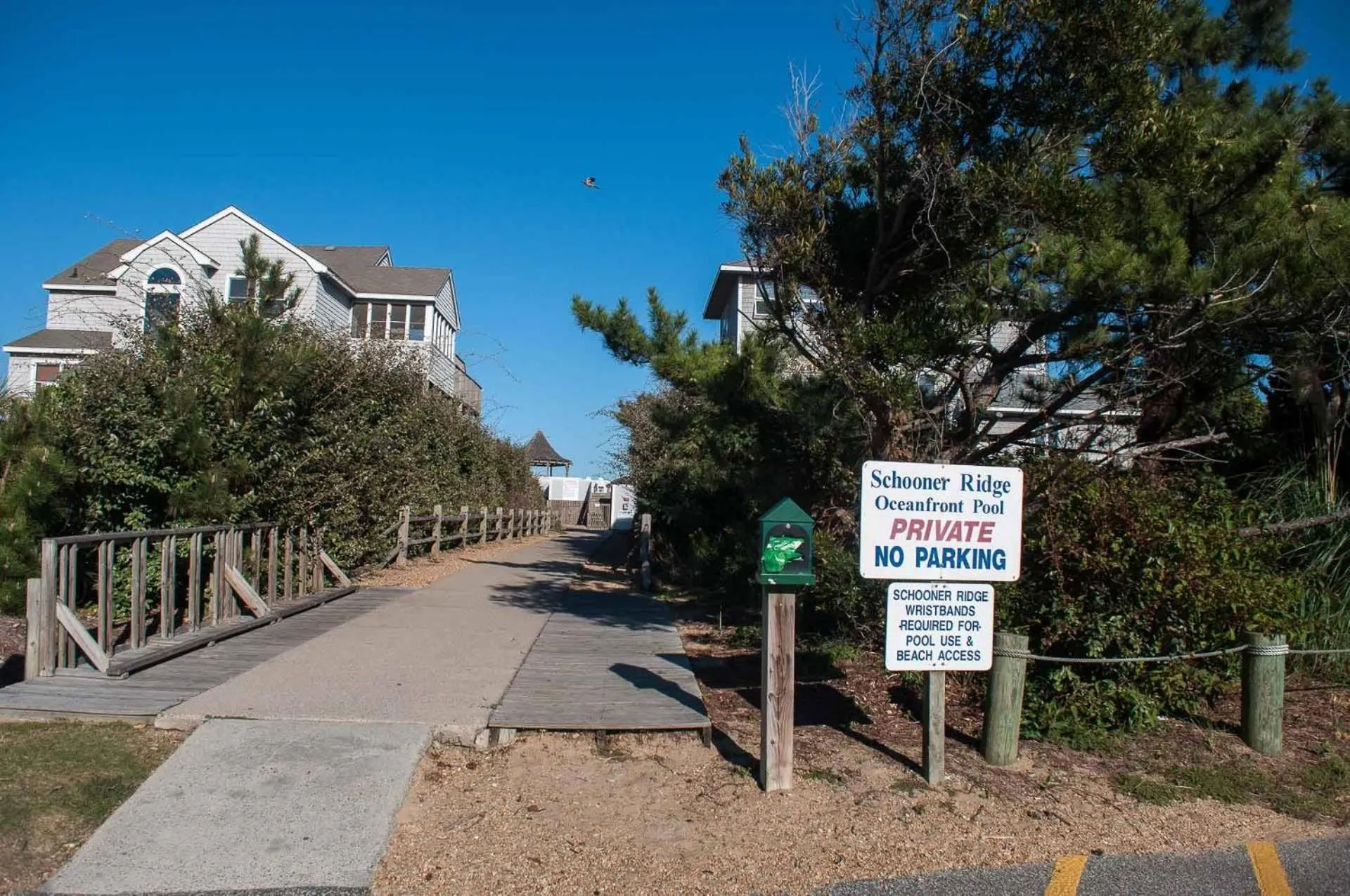 Just For Fun - Duck, Schooner Ridge, Pool Open 4/15, Pool Heat Option, Hot Tub, Close to Downtown