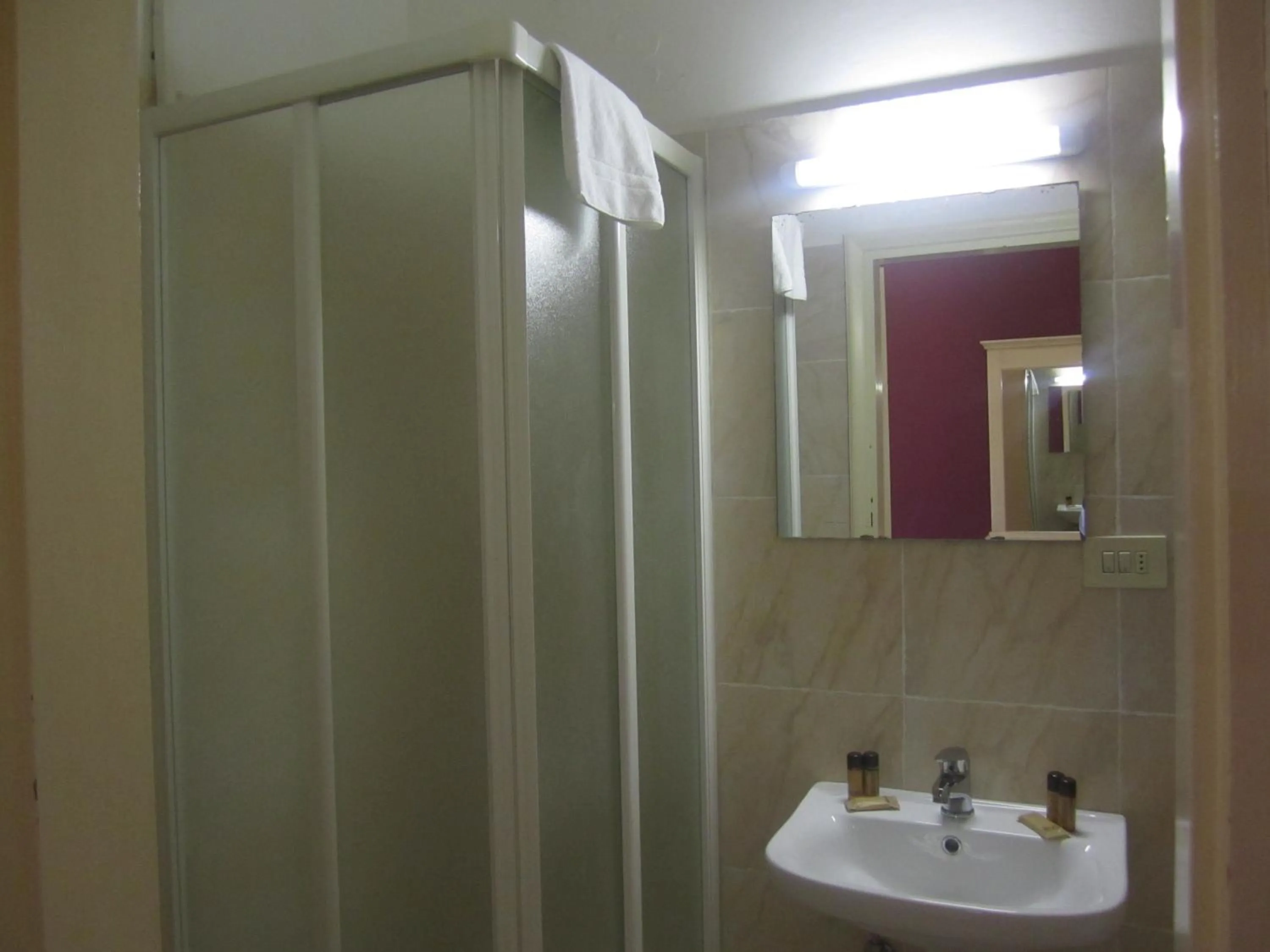 Bathroom in Hotel Genzianella