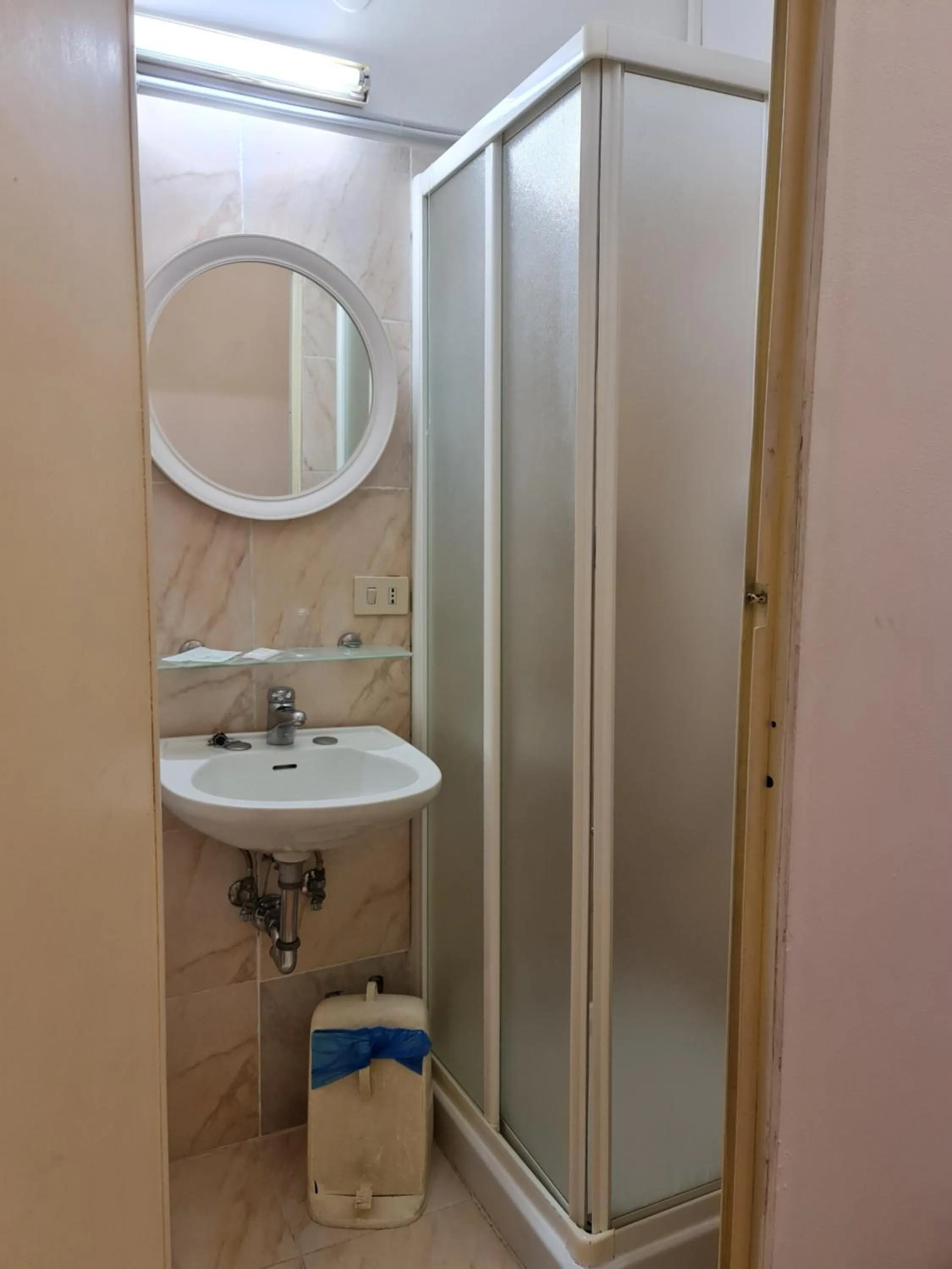 Bathroom in Hotel Genzianella