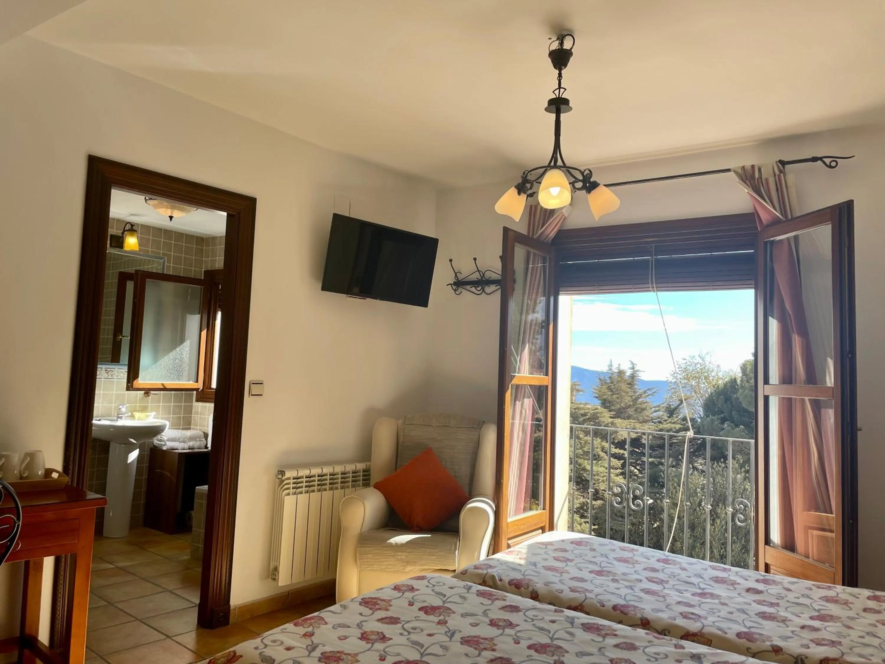 Photo of the whole room, Bed in Hotel Rural Poqueira II