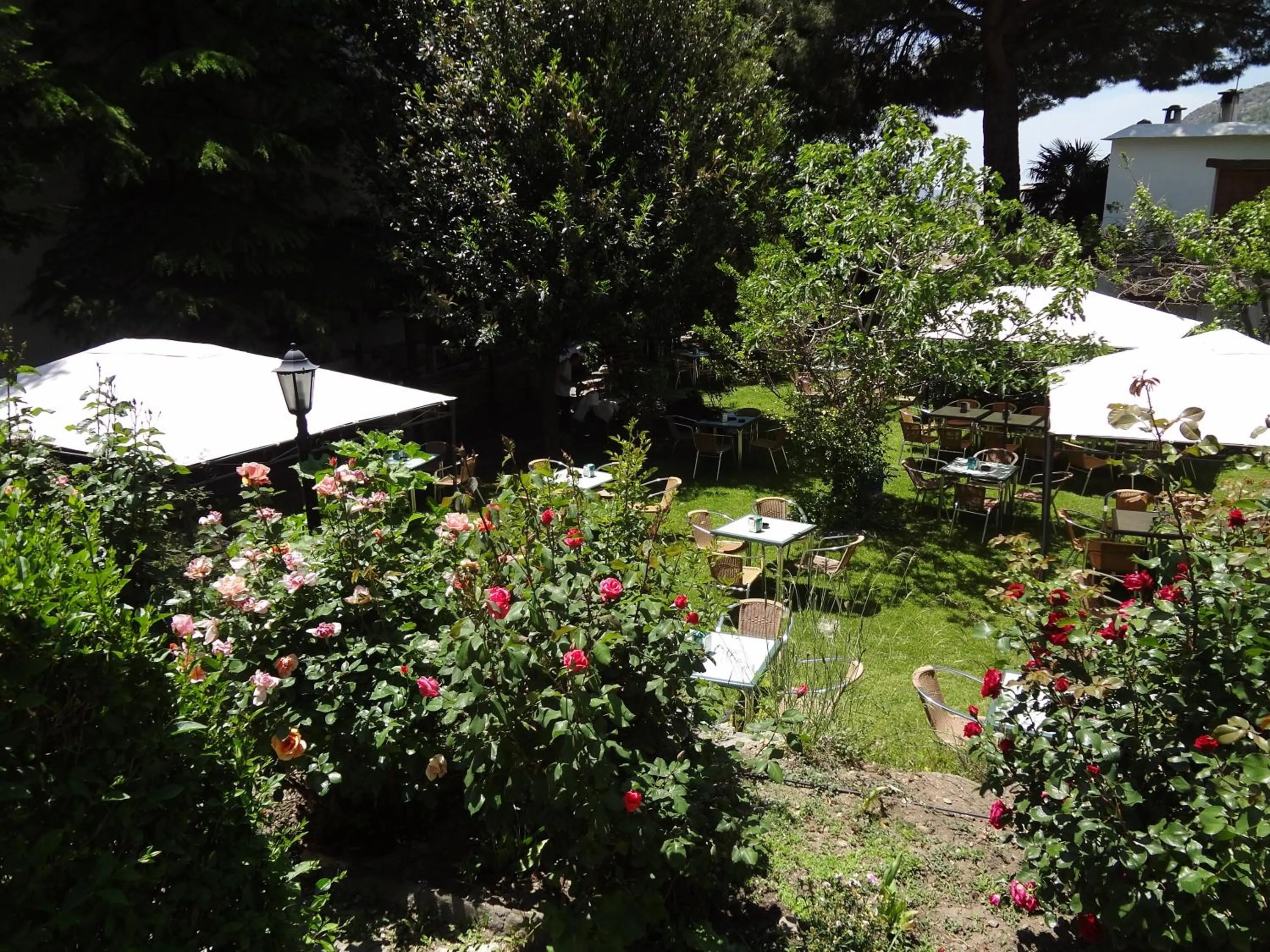Patio in Hotel Rural Poqueira II