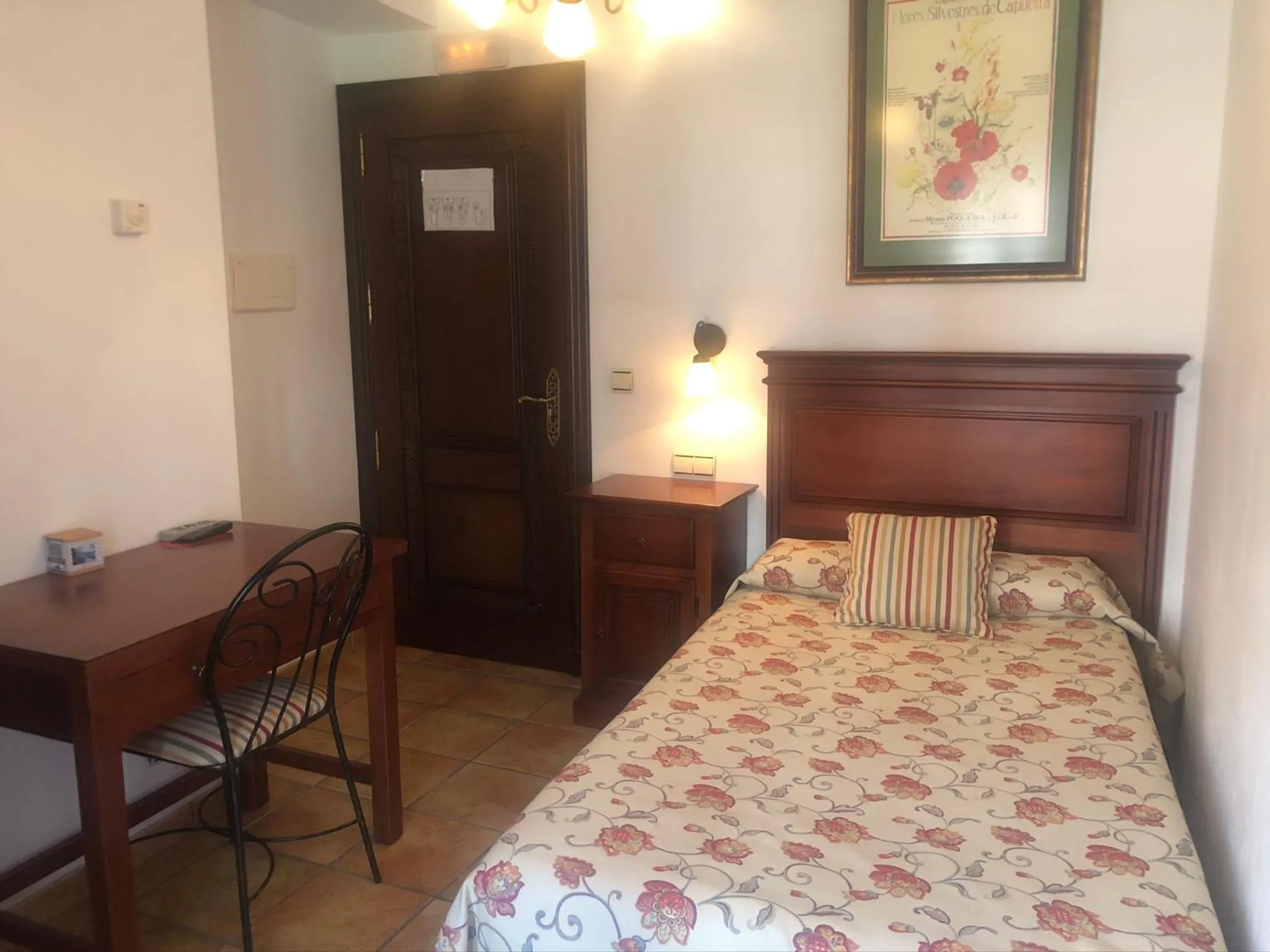 Photo of the whole room, Bed in Hotel Rural Poqueira II