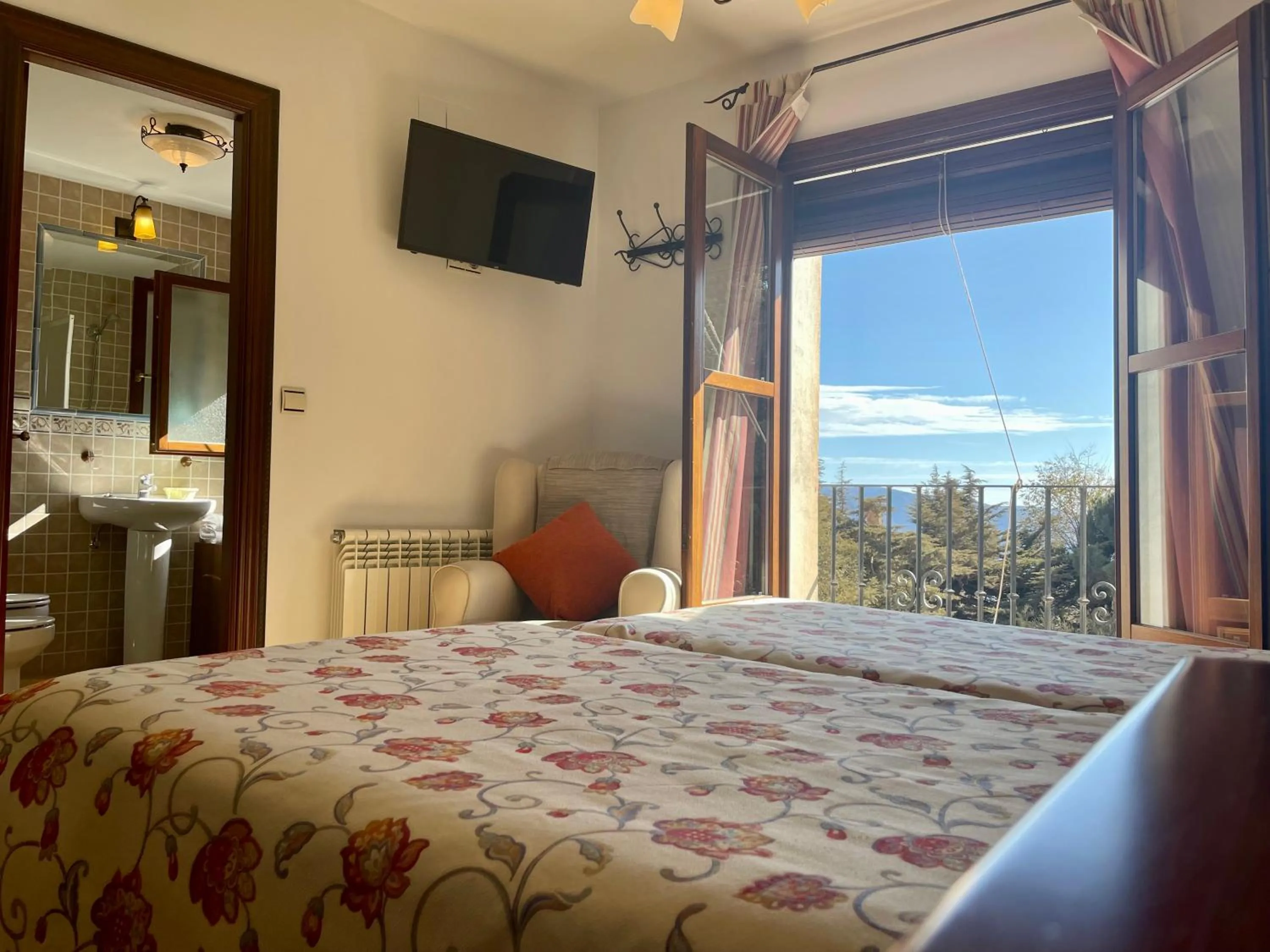 Bedroom, Bed in Hotel Rural Poqueira II