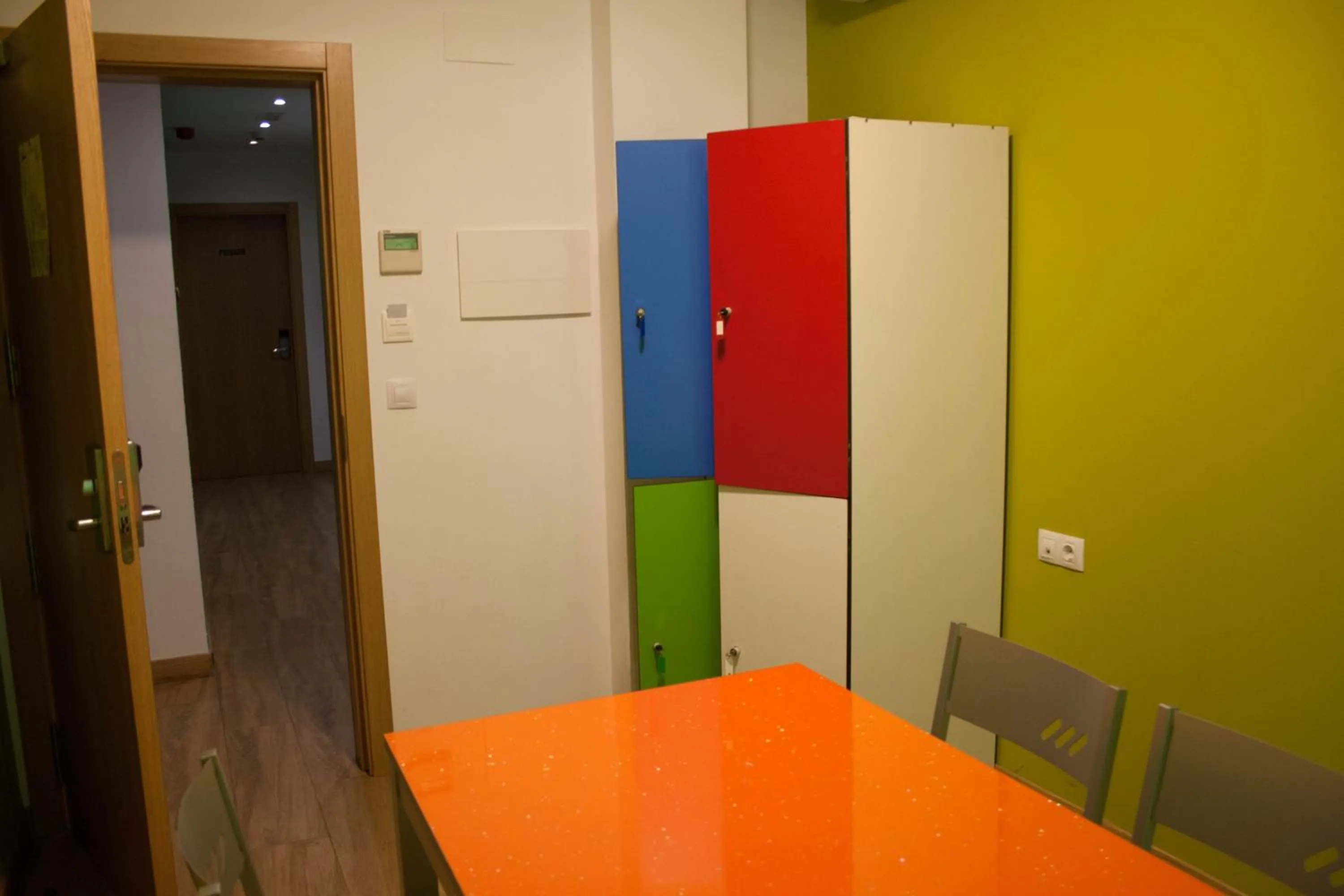 Communal lounge/ TV room in Pensión San Fermín