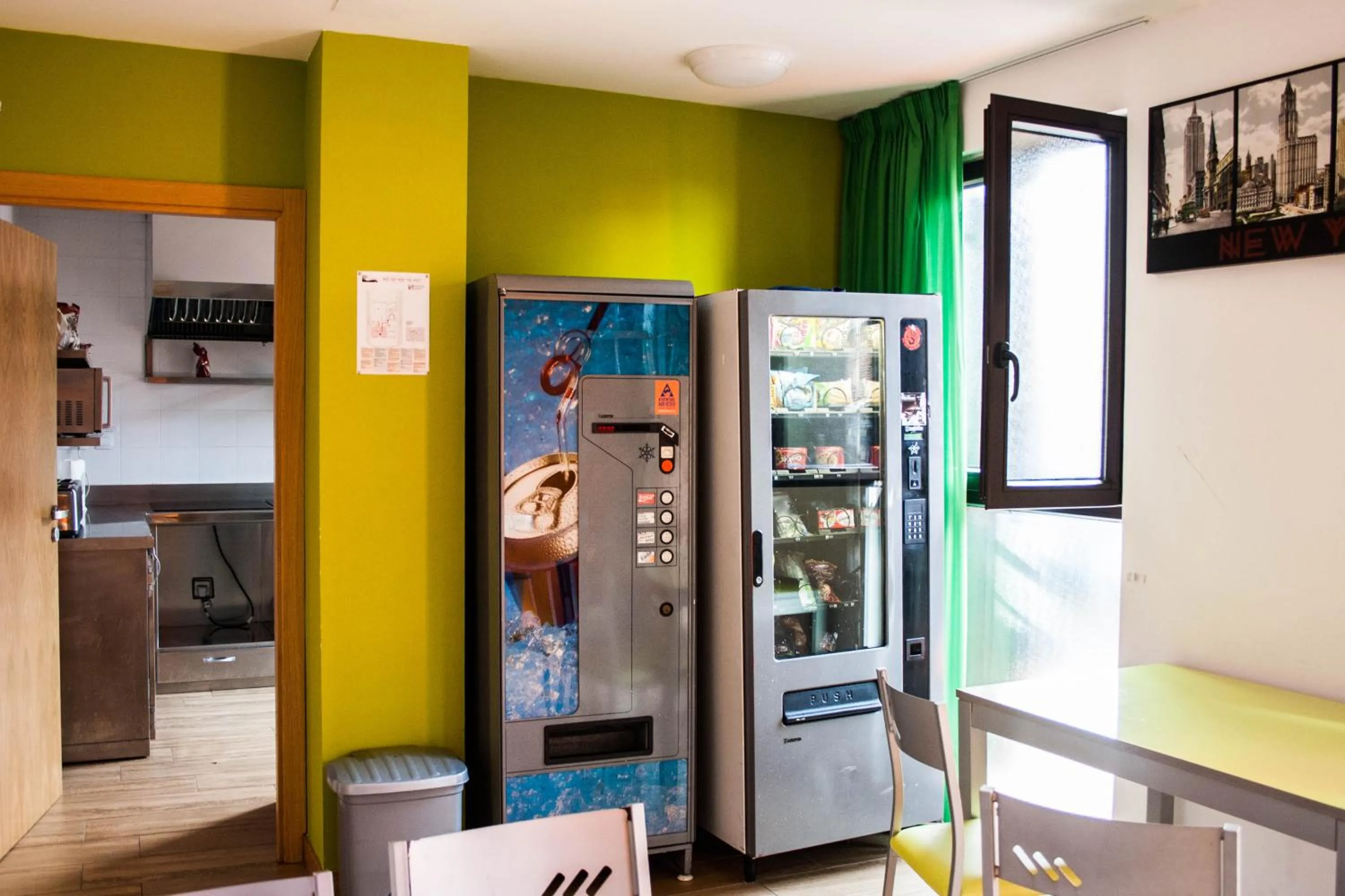 Communal kitchen in Pensión San Fermín
