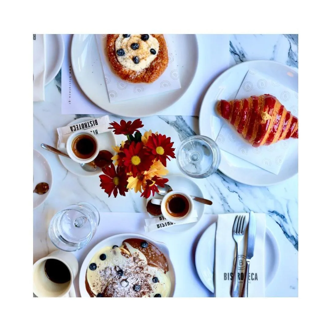 Food and drinks in Kalamata Art Rooms