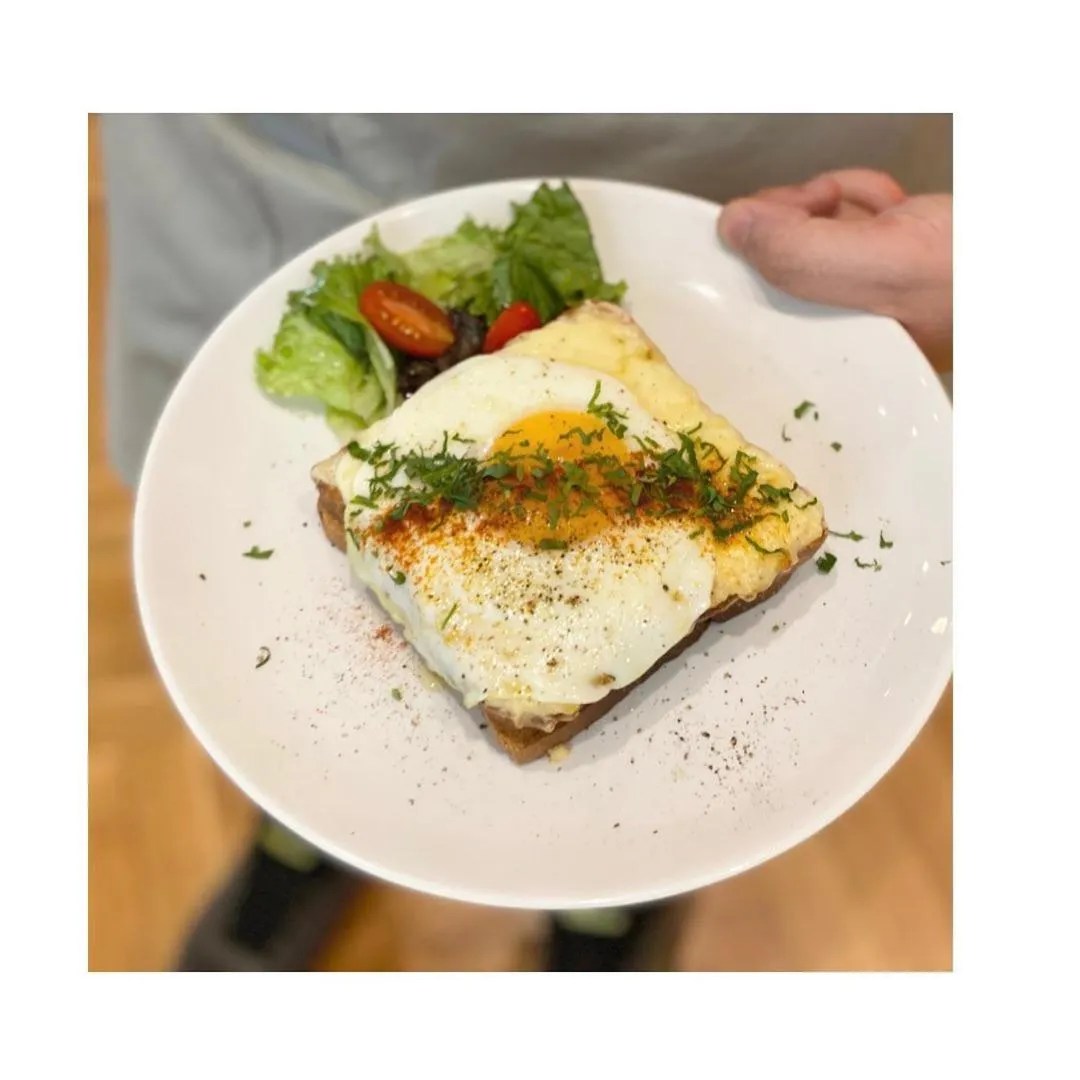 Food and drinks in Kalamata Art Rooms