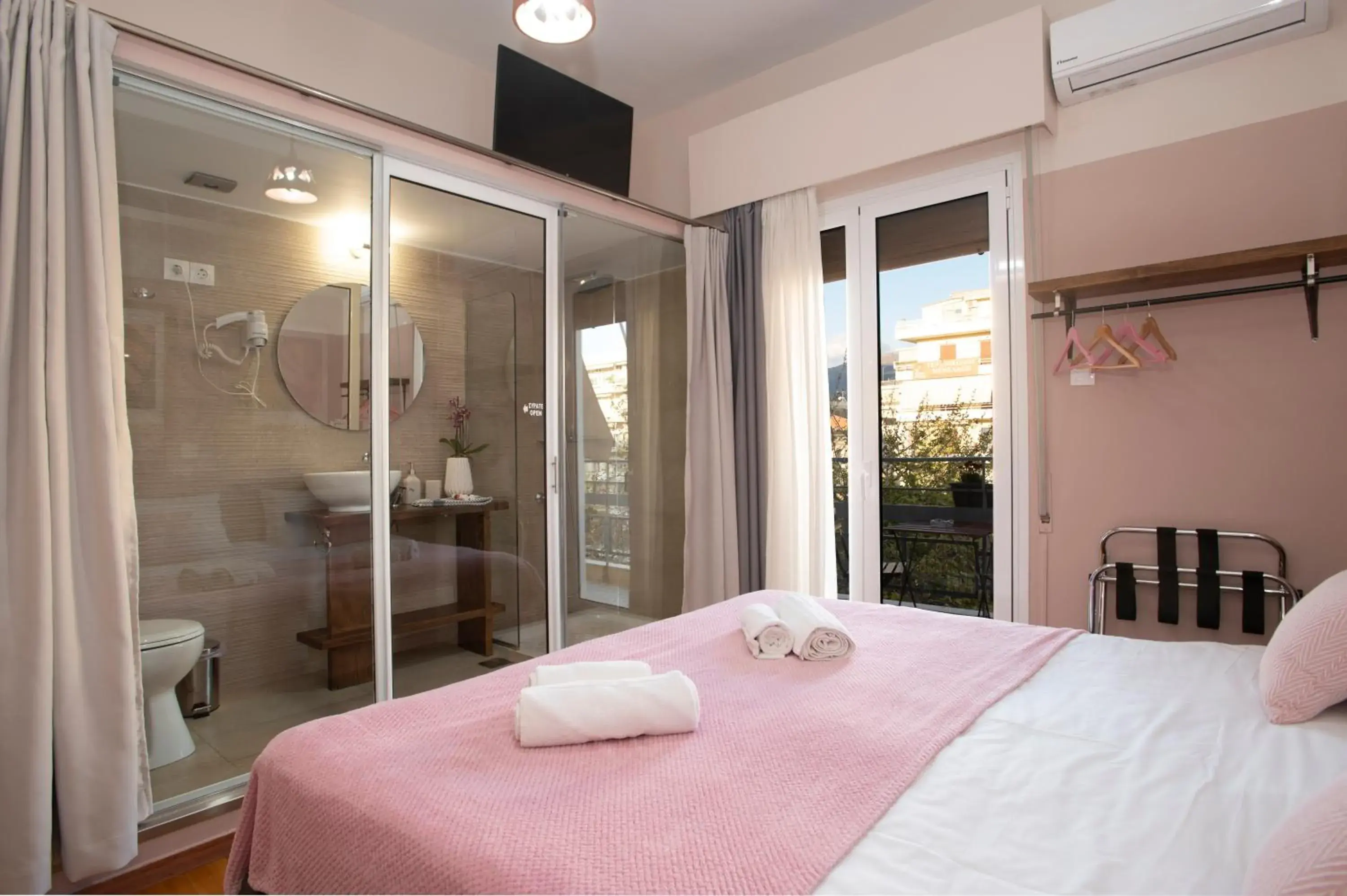 Studio Apartment - single occupancy in Kalamata Art Rooms Studio Apartment - single occupancy in Kalamata Art Rooms