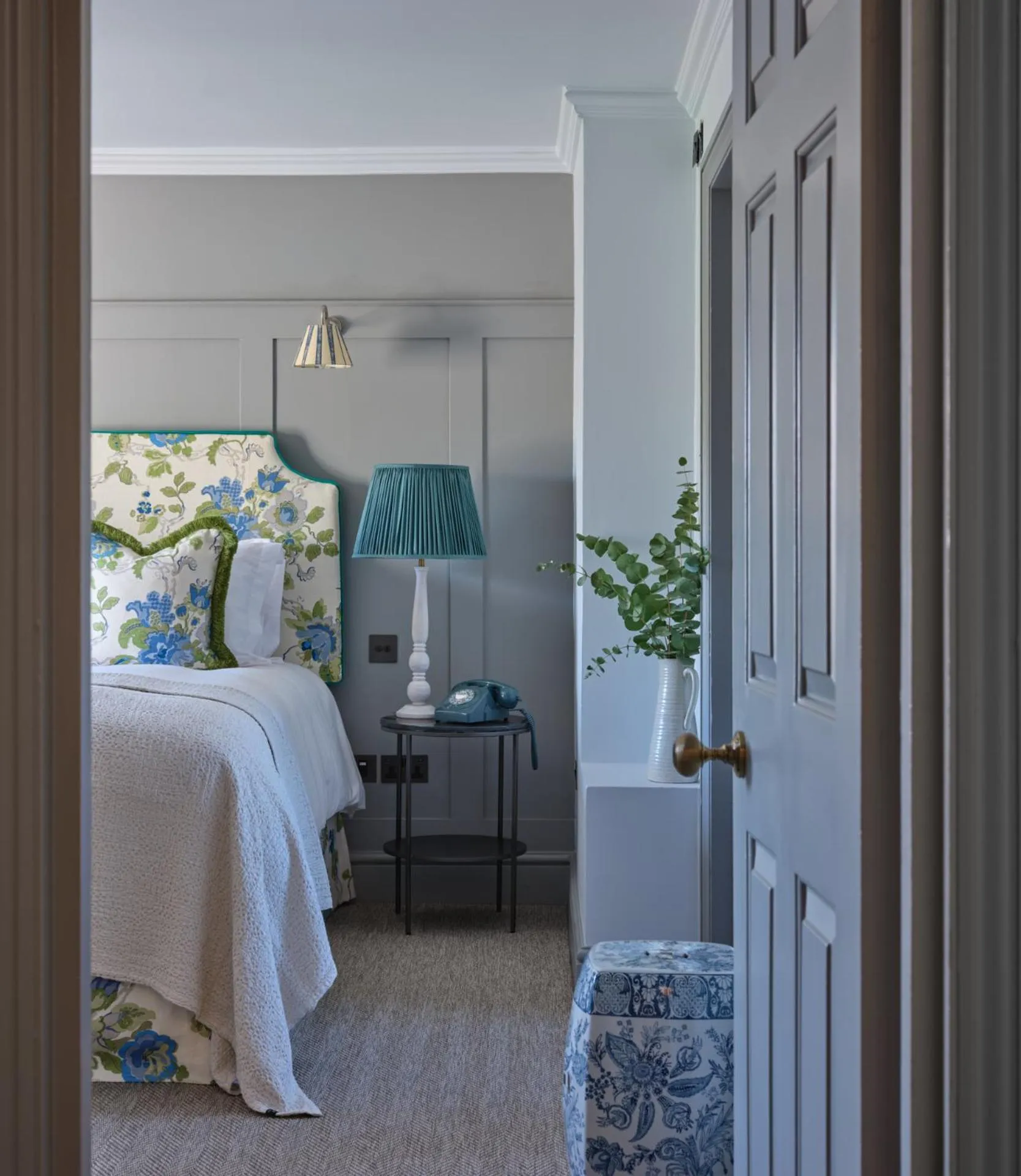 Bedroom, Bed in Stanwell House