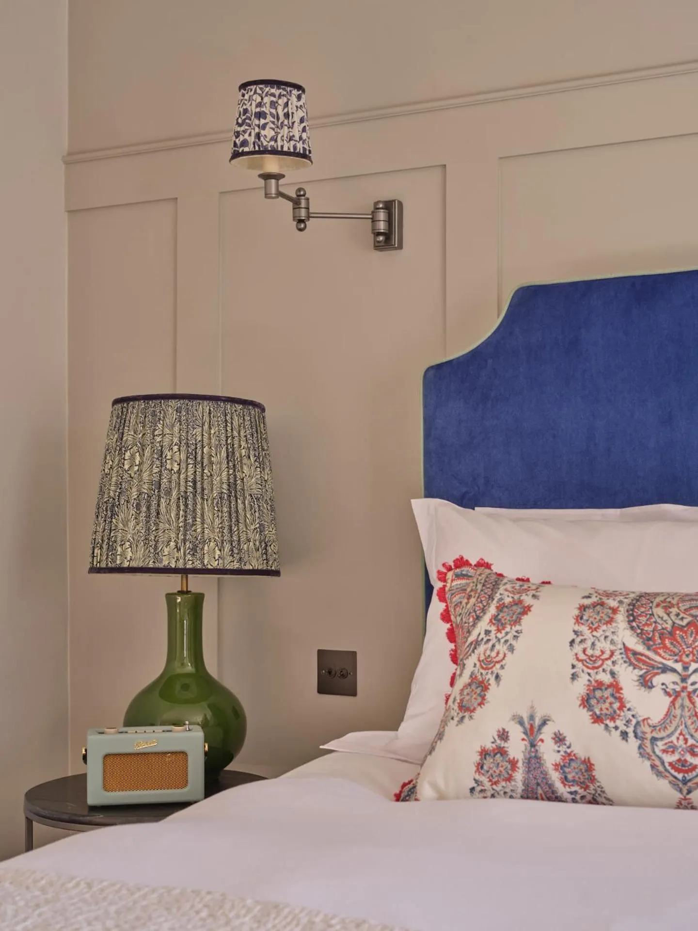 Bedroom, Bed in Stanwell House