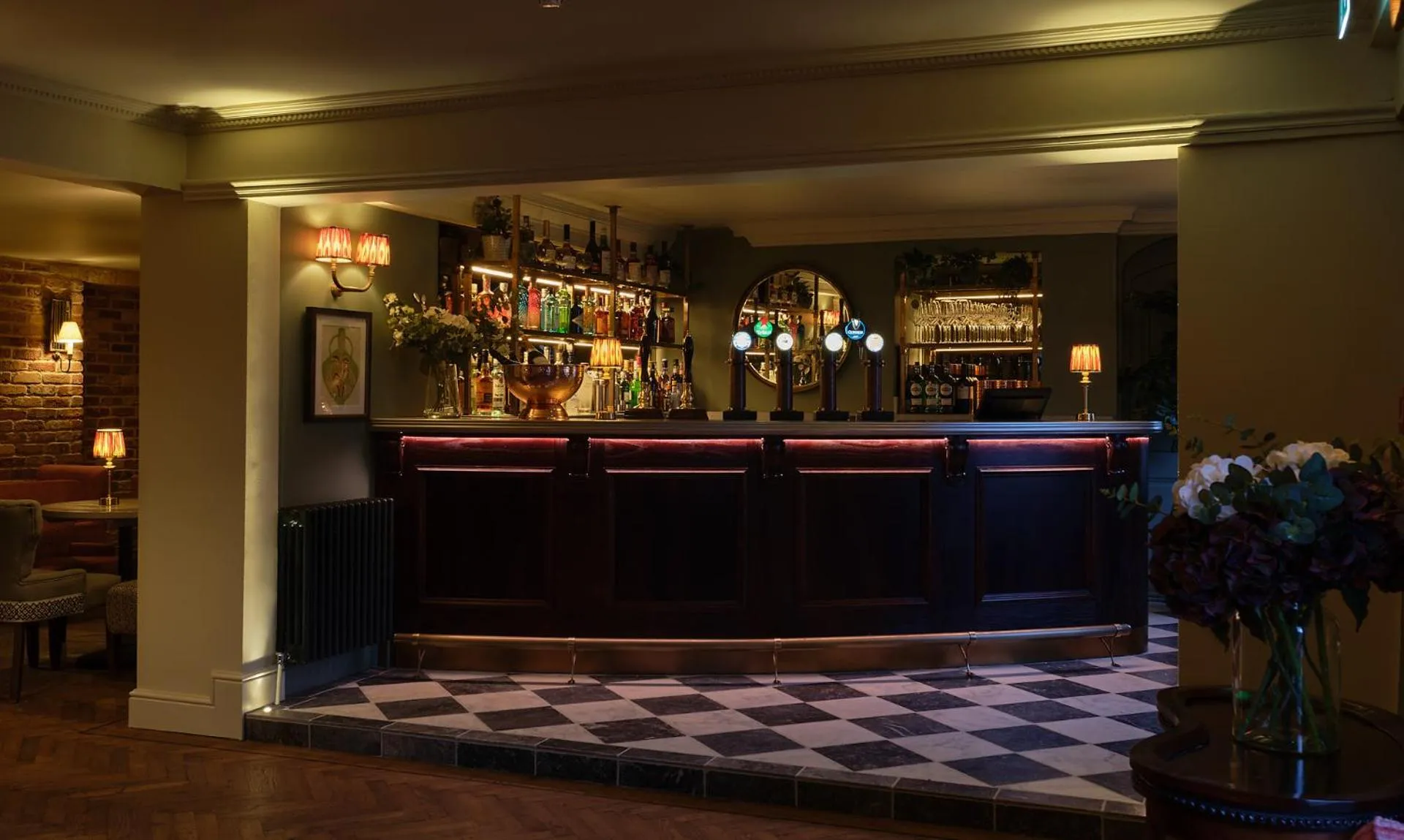 Lounge or bar in Stanwell House