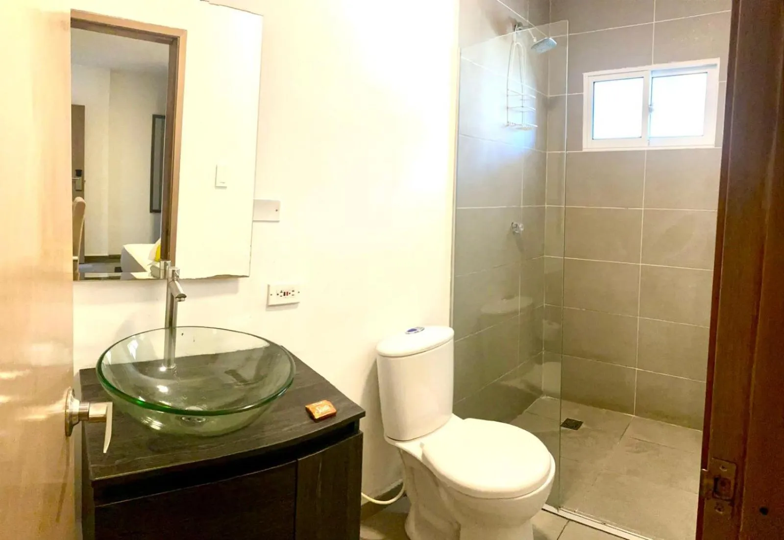 Shower in Hotel Yivinaca