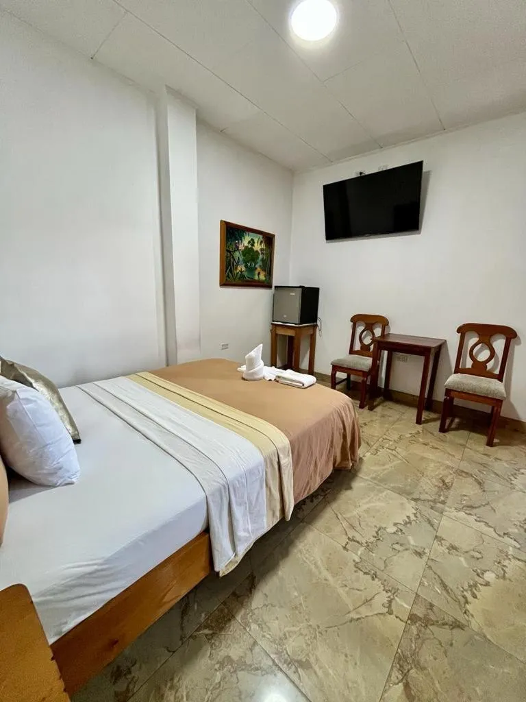 TV and multimedia, Bed in Fitzcarrald Hotel