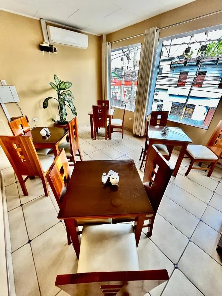 Breakfast in Fitzcarrald Hotel