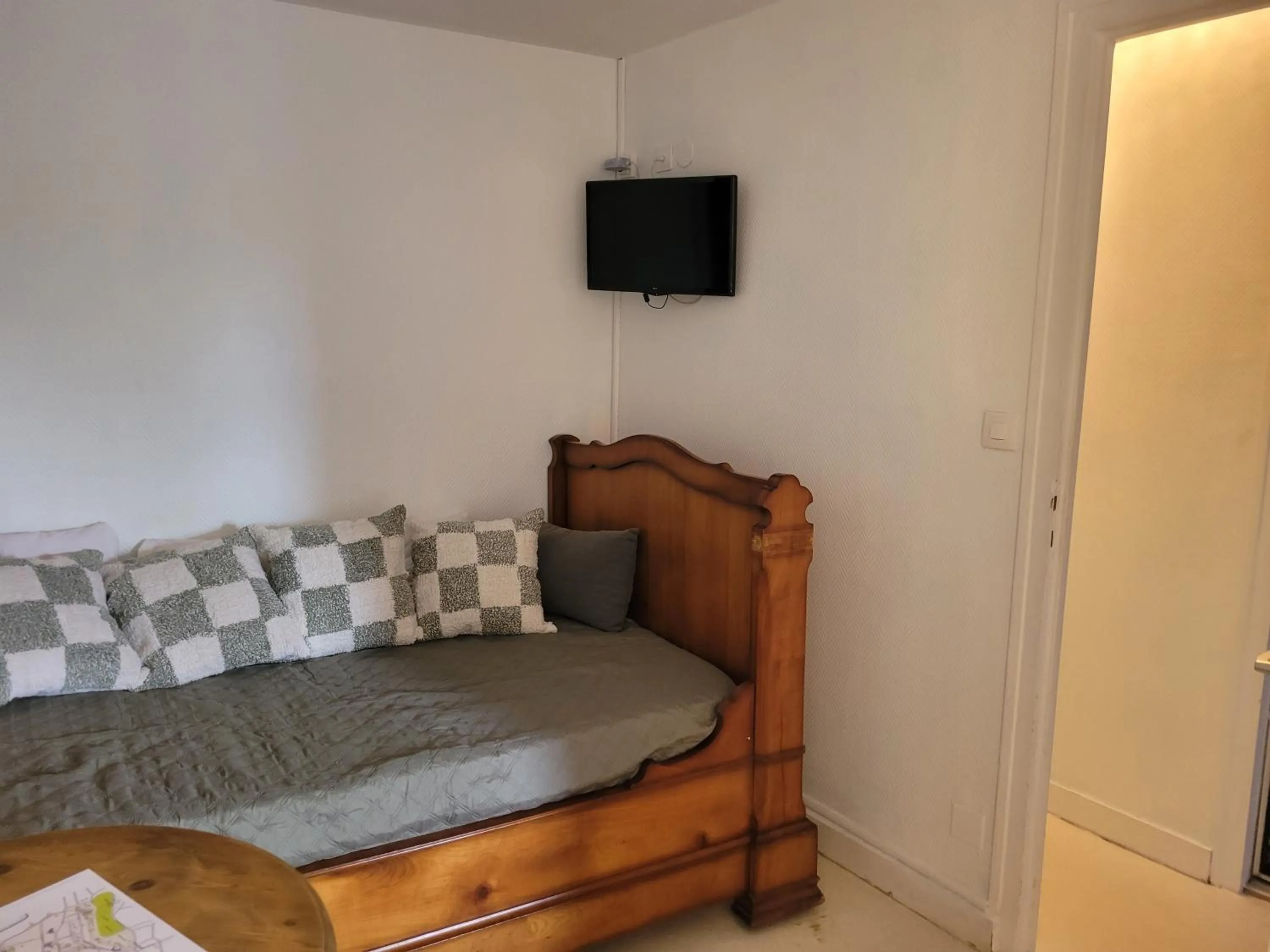 Bed in Hotel Duchesse Anne