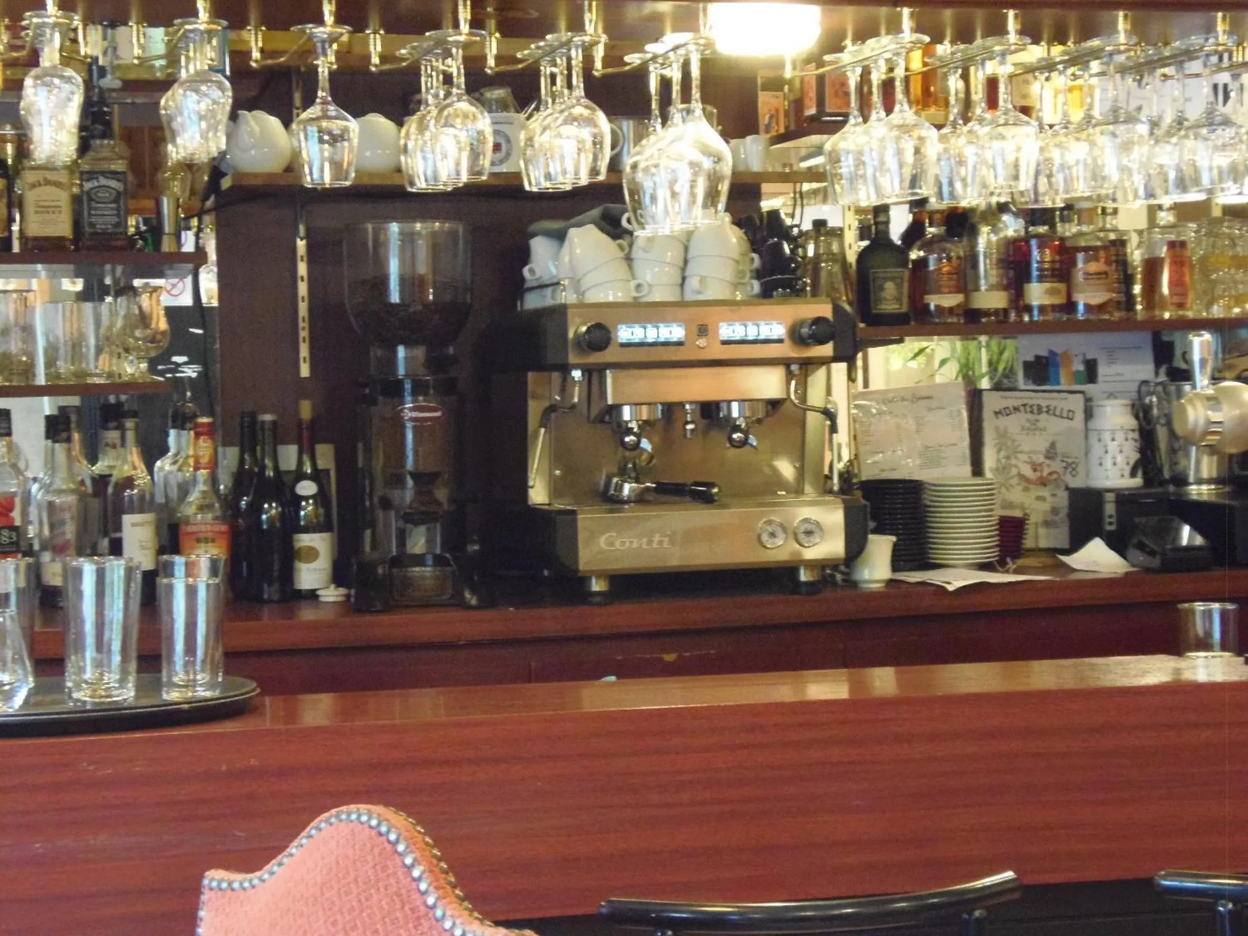 Restaurant/places to eat in Hotel Duchesse Anne