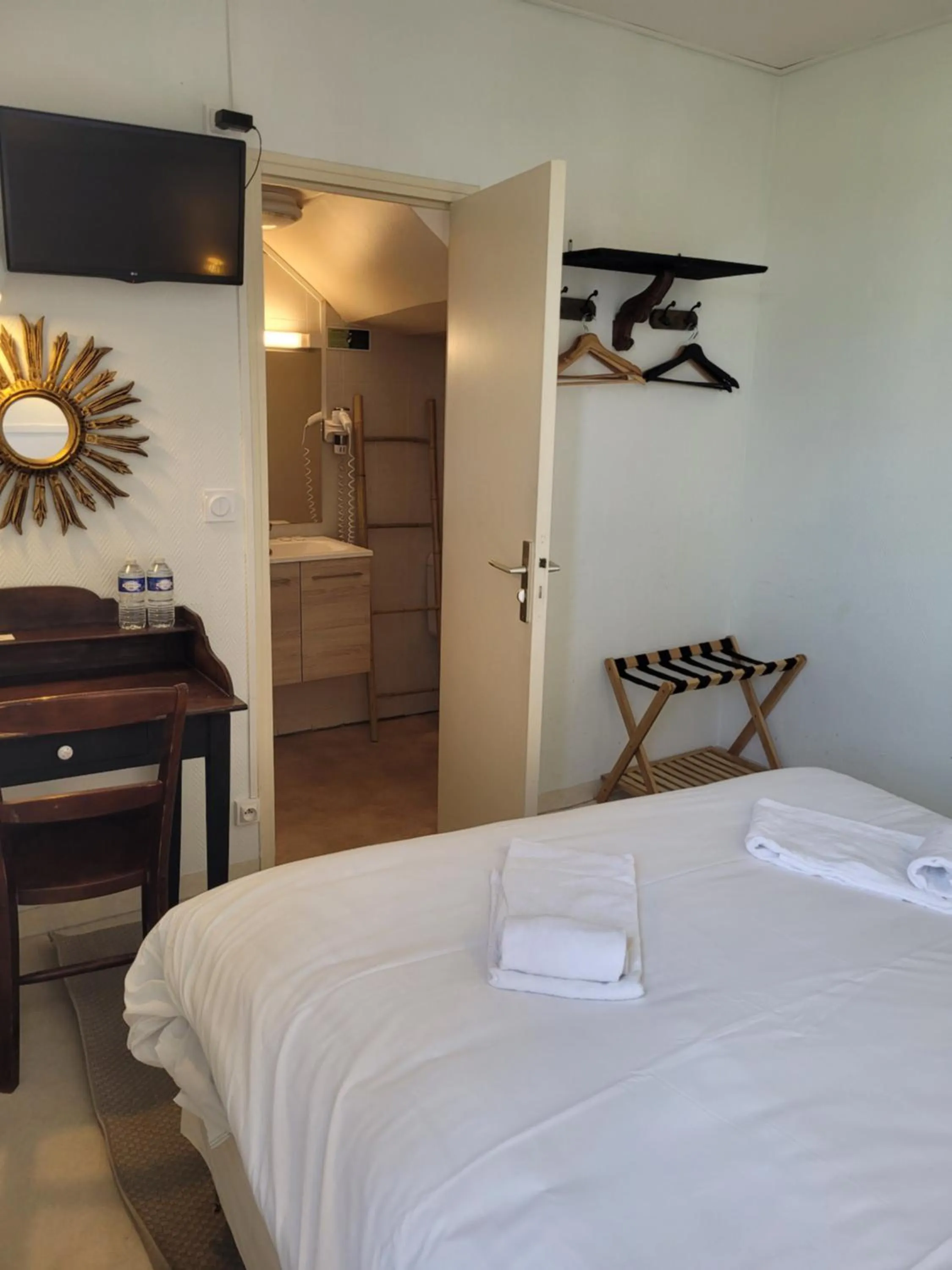 Bed in Hotel Duchesse Anne