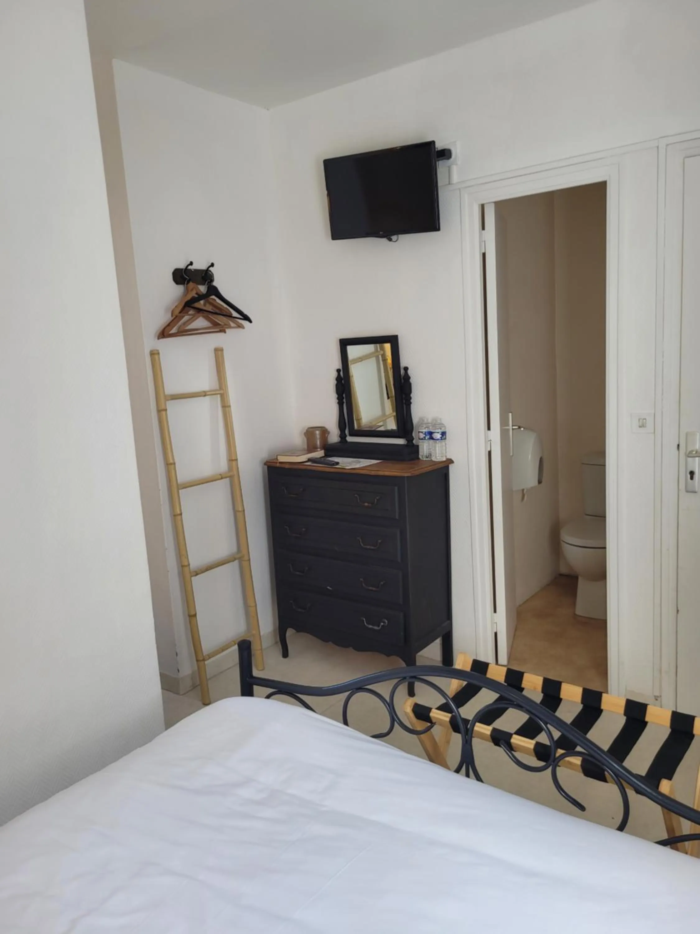 Bed in Hotel Duchesse Anne