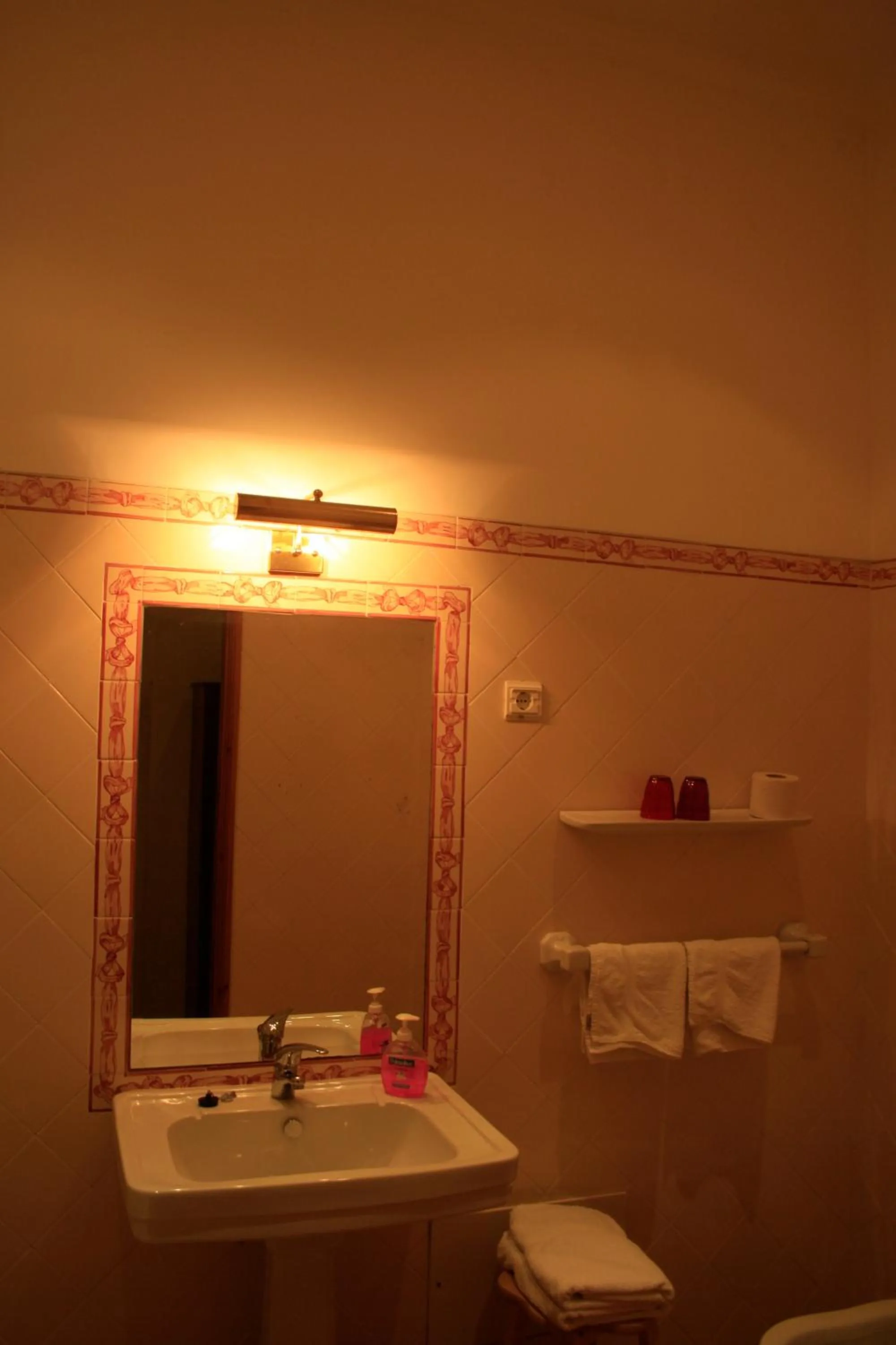 Bathroom in Hotel Sintra Jardim