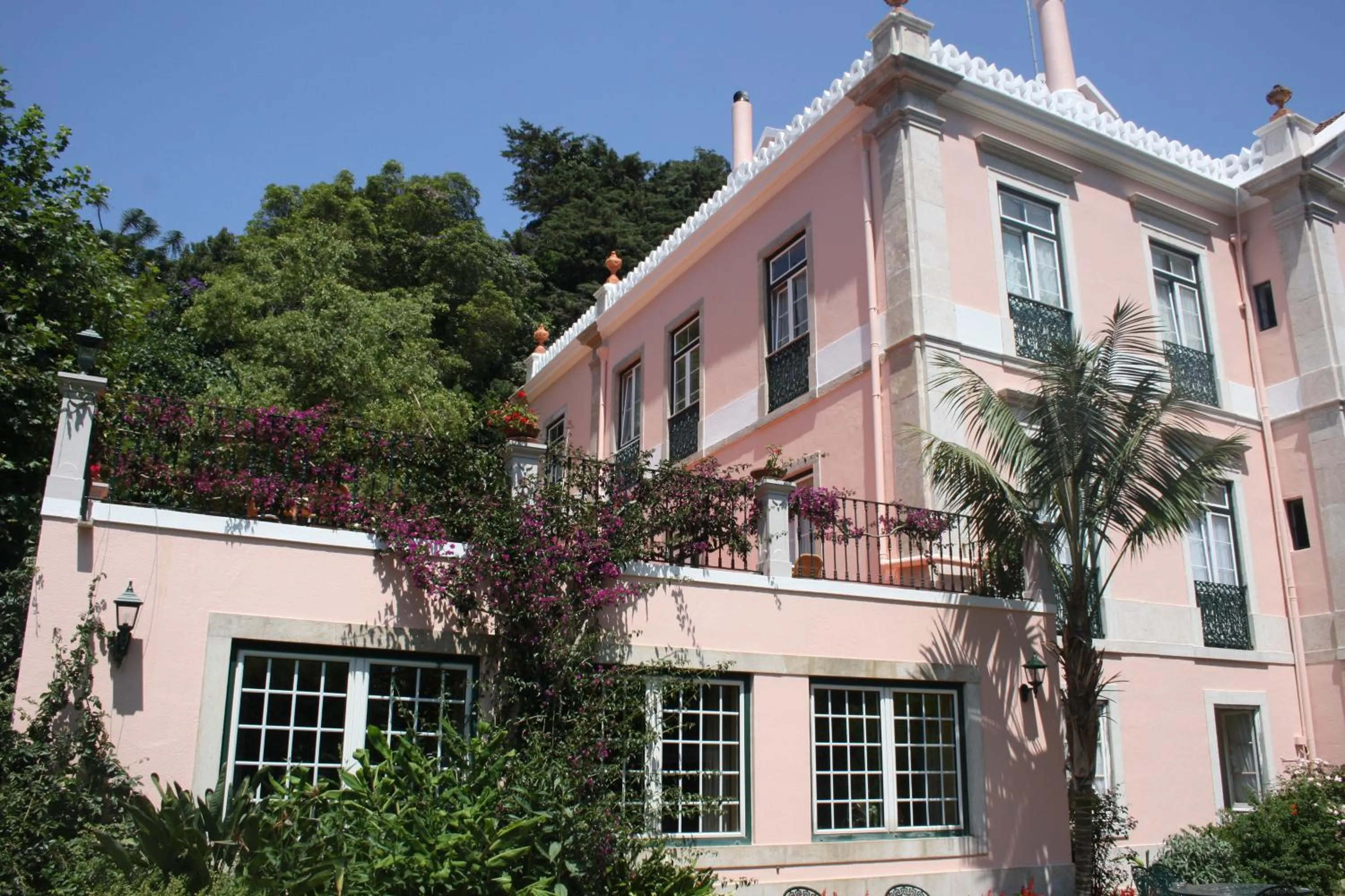 Facade/entrance in Hotel Sintra Jardim