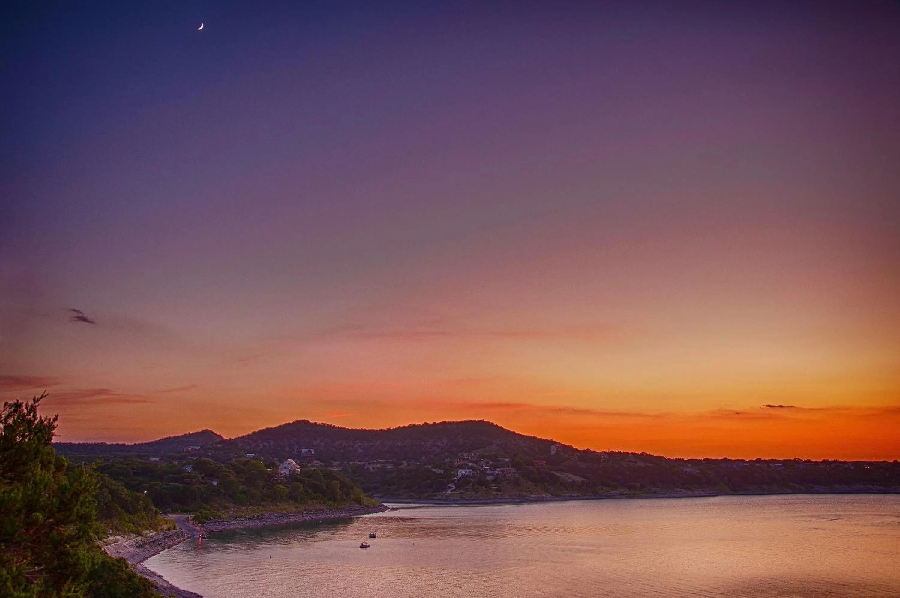 Lake view in Holiday Lodge on Canyon Lake