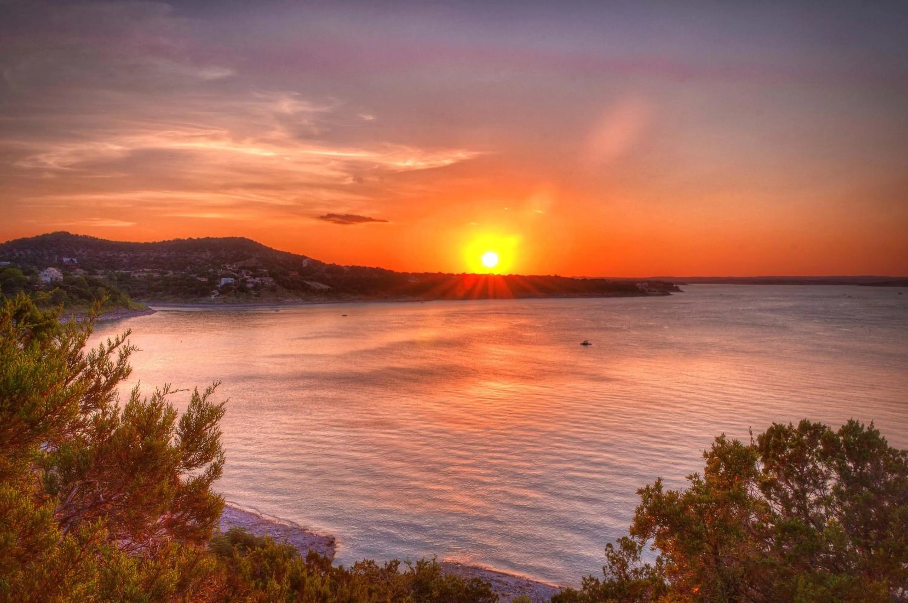 Lake view in Holiday Lodge on Canyon Lake