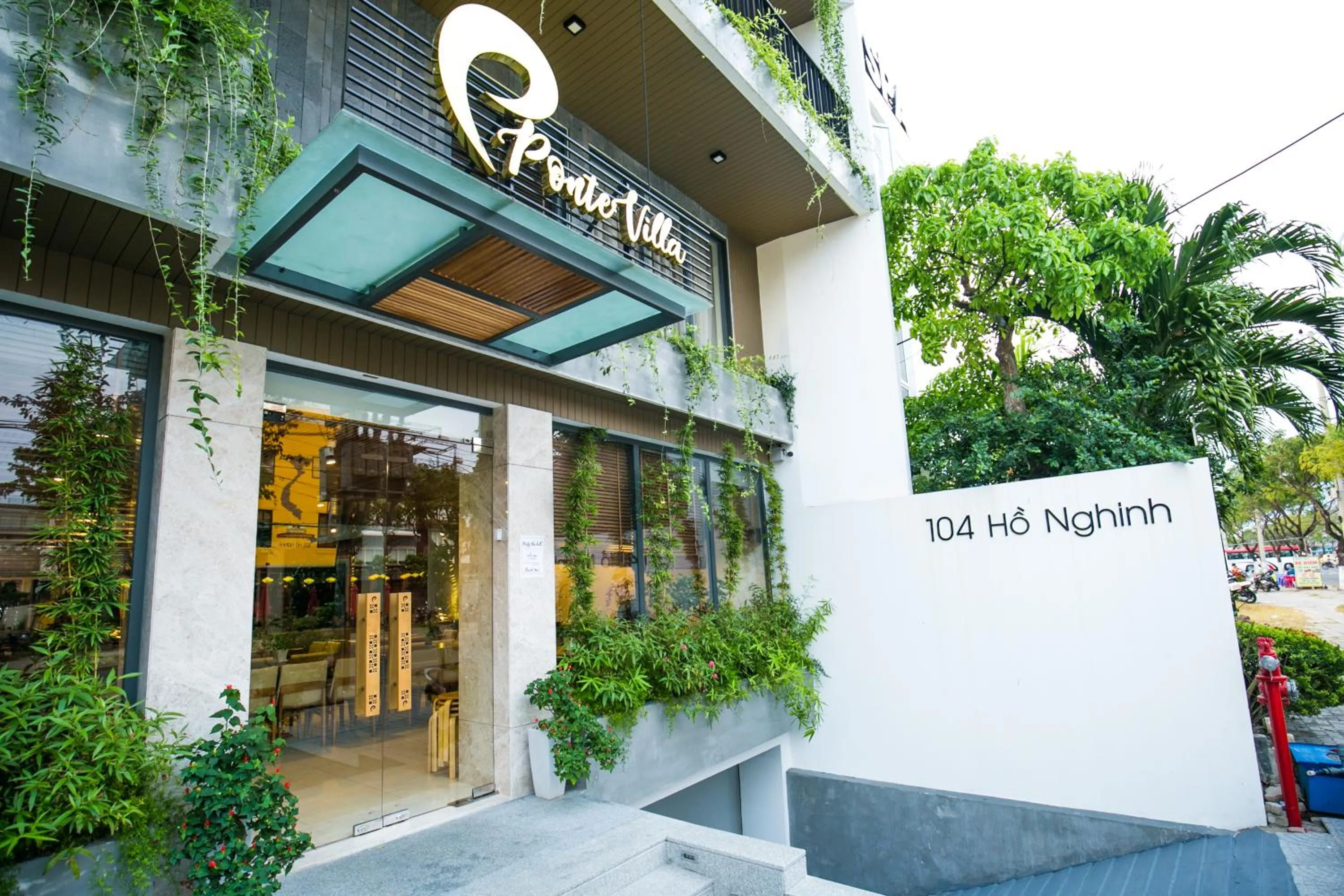 Facade/entrance in Ponte Boutique Da Nang
