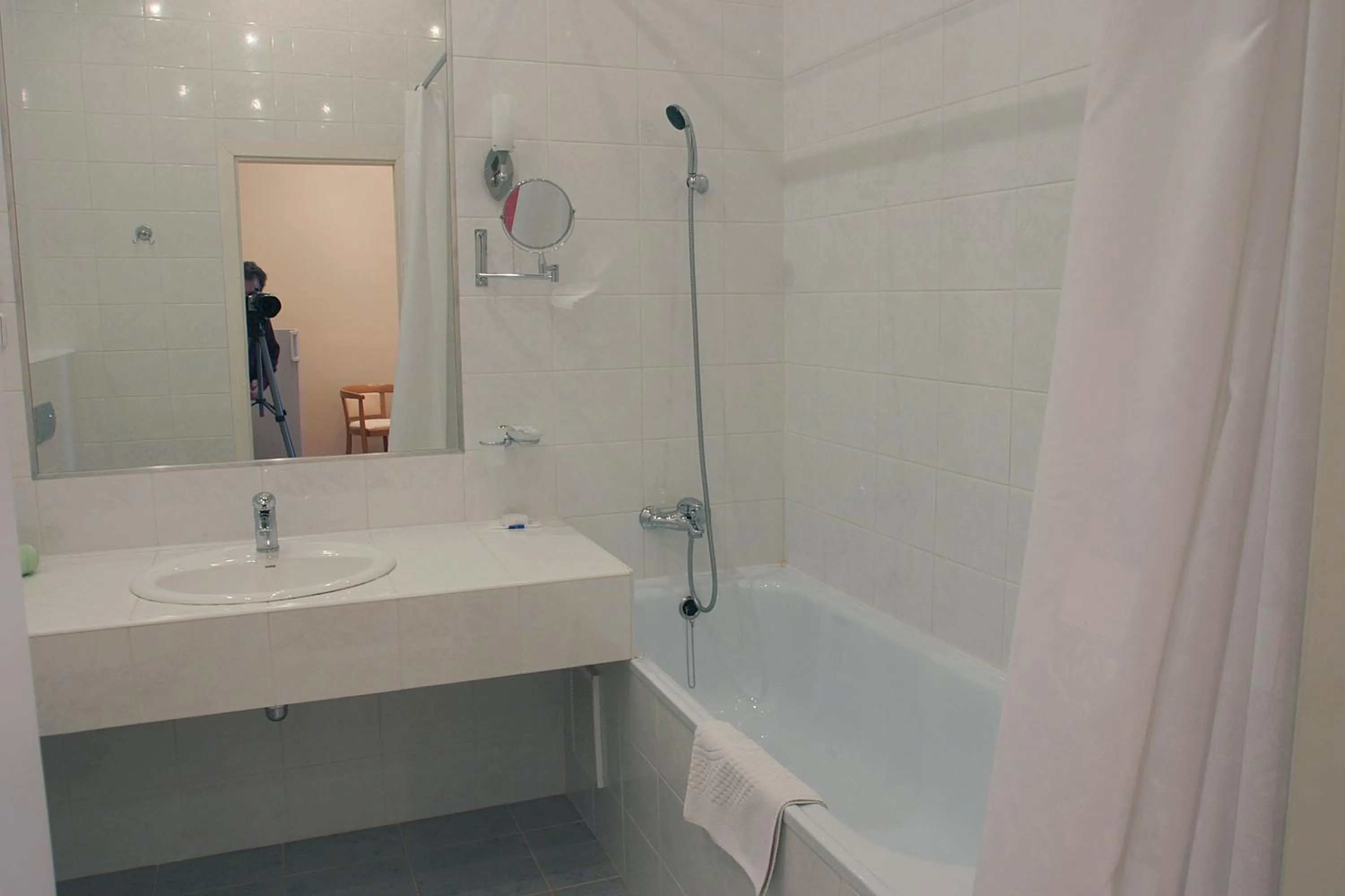 Bathroom in Astoria Hotel