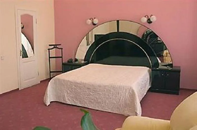 Bed in Astoria Hotel