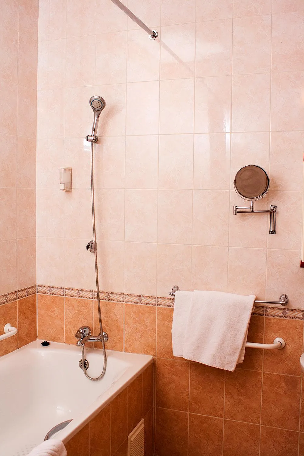 Bathroom in Astoria Hotel