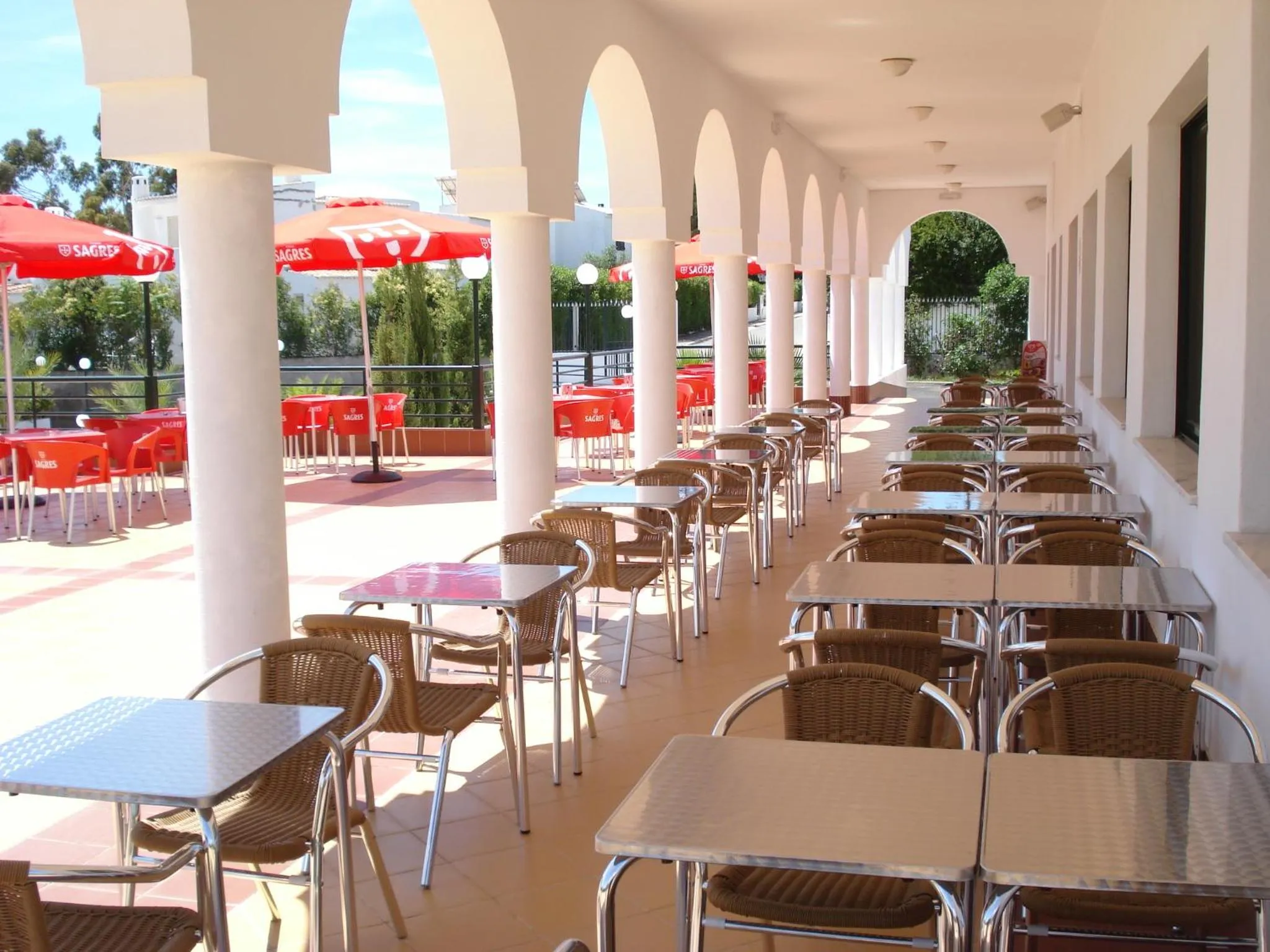 Restaurant/places to eat in Rialgarve