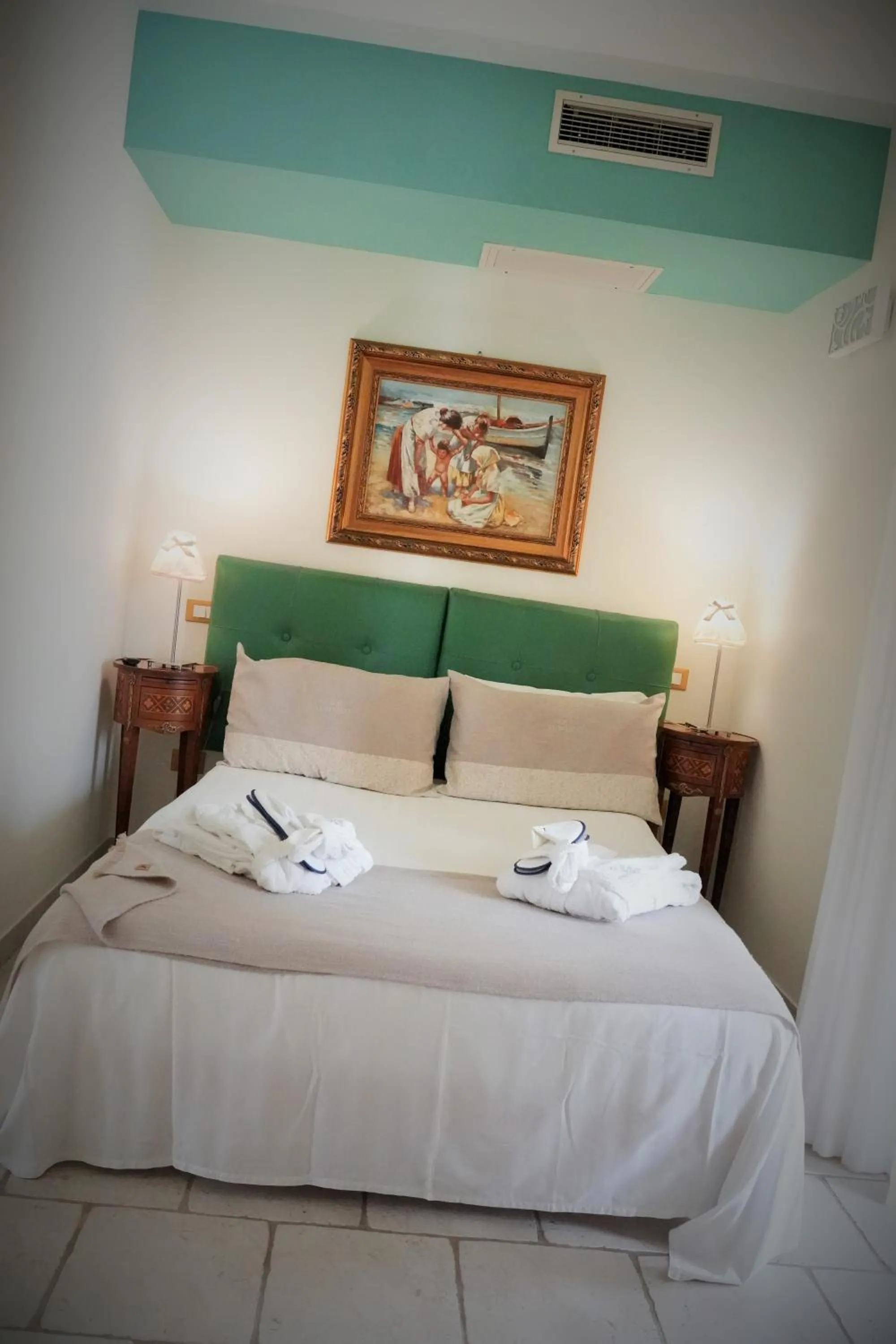 Bed in Bed & Breakfast Al Borgo