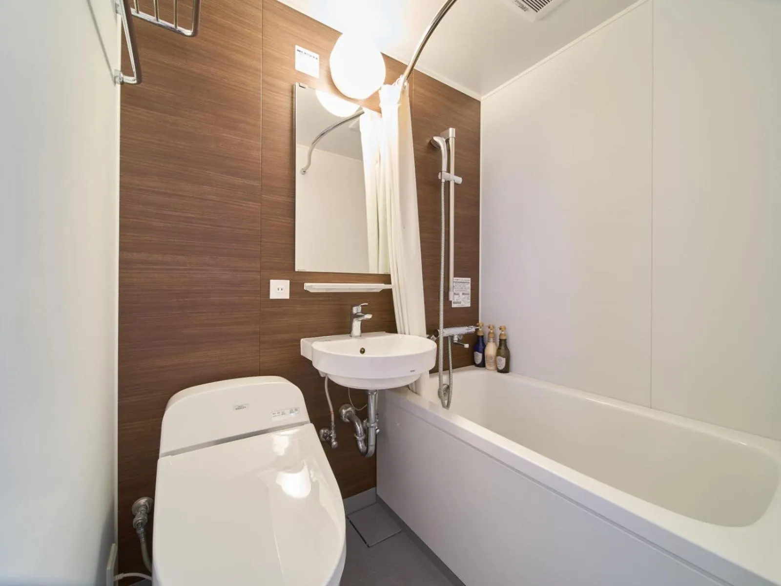 Toilet in Meitetsu Inn Nagoya Kanayama Annex