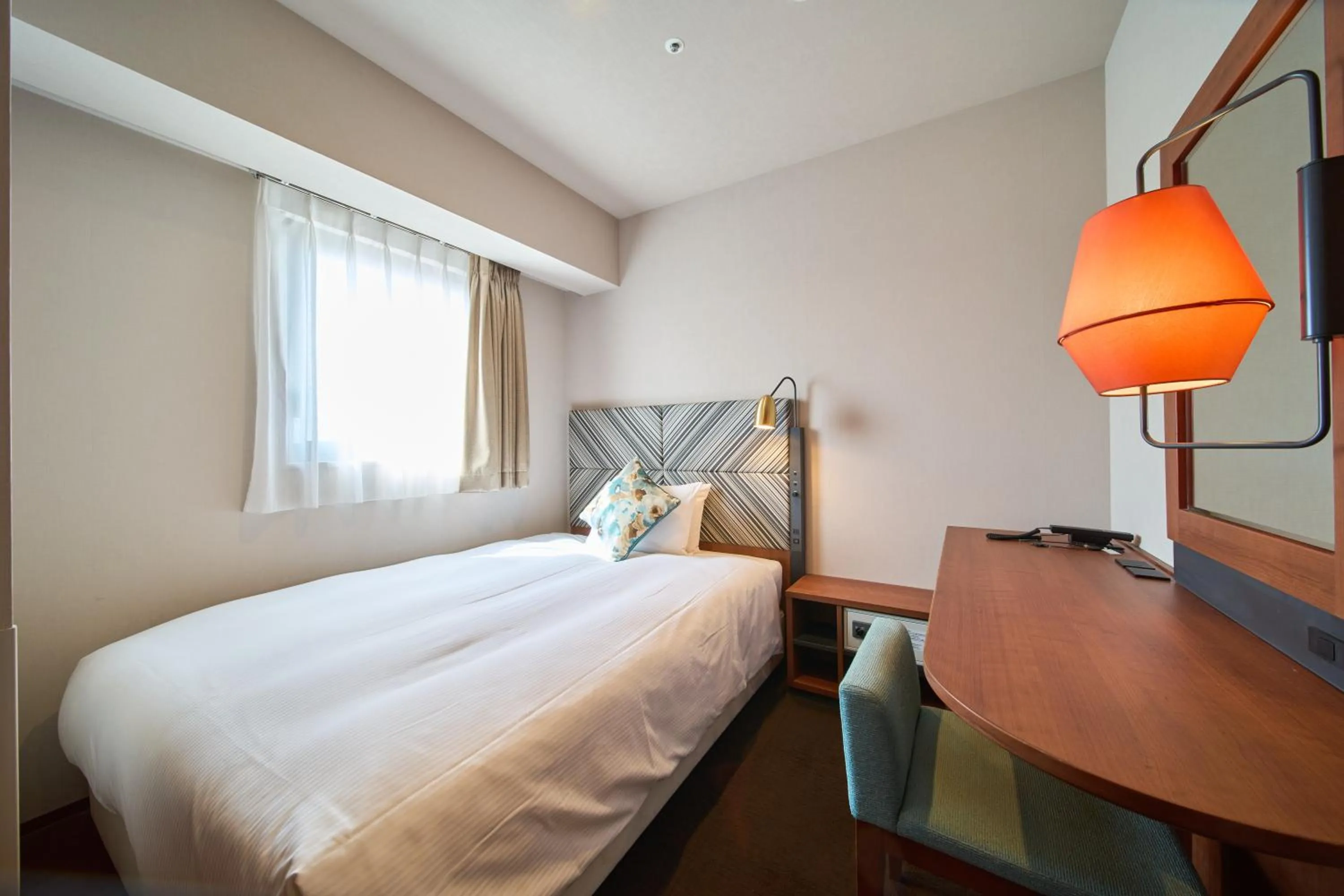 Bed in Meitetsu Inn Nagoya Kanayama Annex